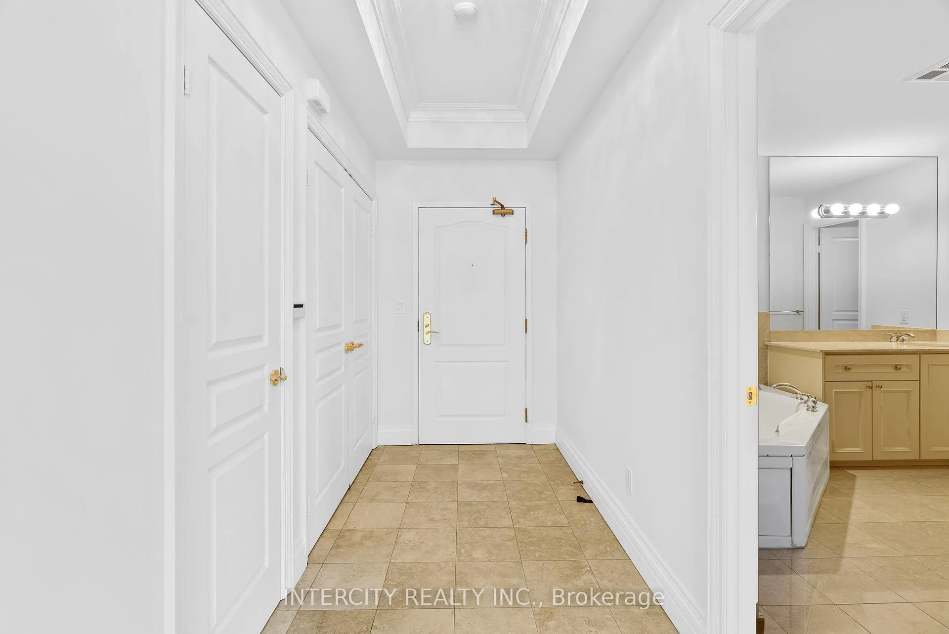 Photo 5 of Unit 607, 1 Cordoba Drive, Vaughan, Lakeview Estates — HOMEH