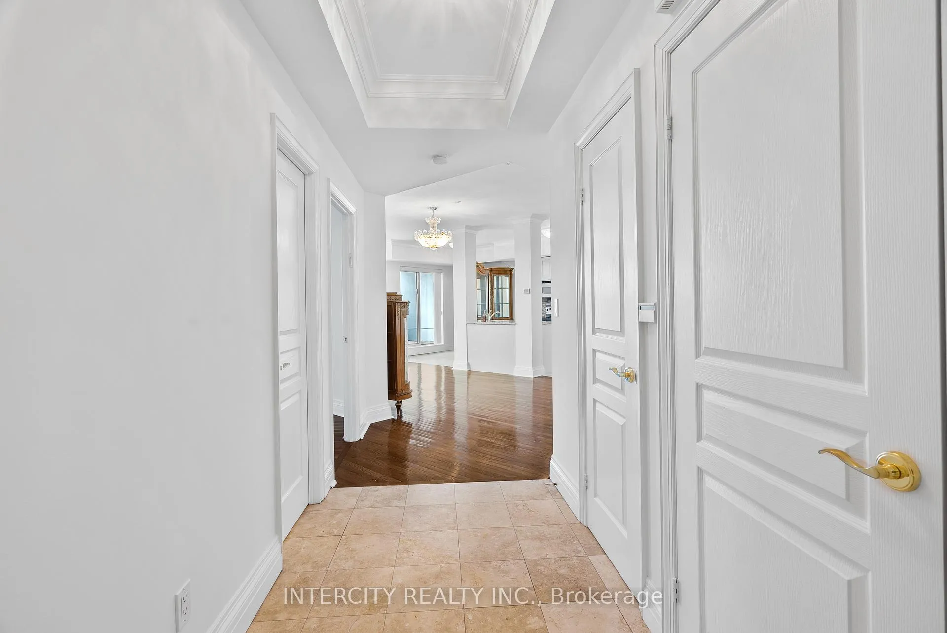 Photo 6 of Unit 607, 1 Cordoba Drive, Vaughan, Lakeview Estates — HOMEH