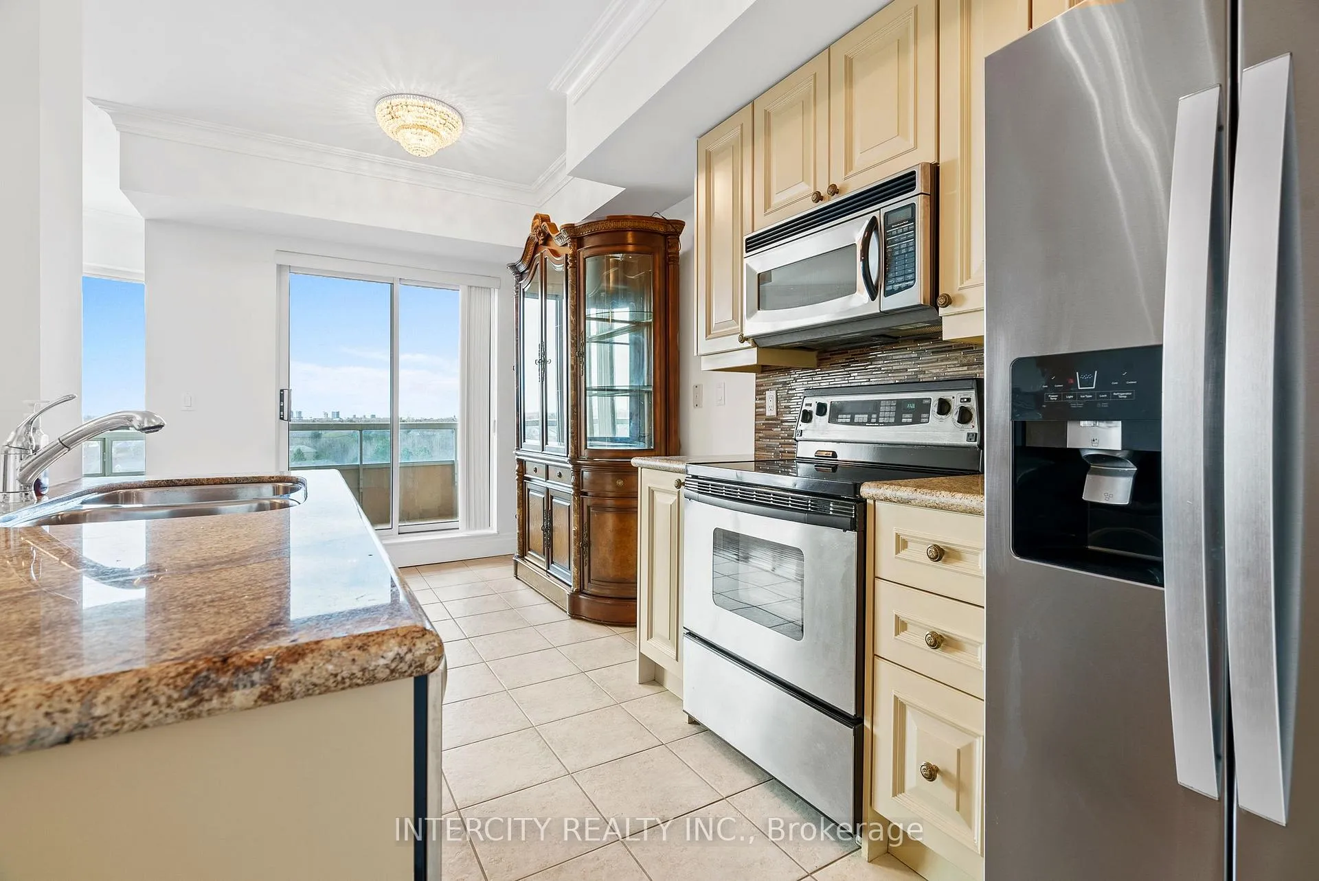 Photo 11 of Unit 607, 1 Cordoba Drive, Vaughan, Lakeview Estates — HOMEH