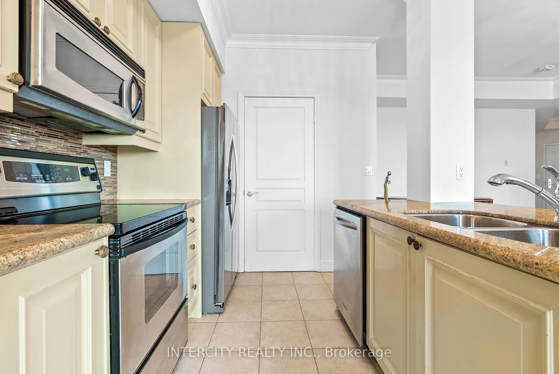 Photo 12 of Unit 607, 1 Cordoba Drive, Vaughan, Lakeview Estates — HOMEH