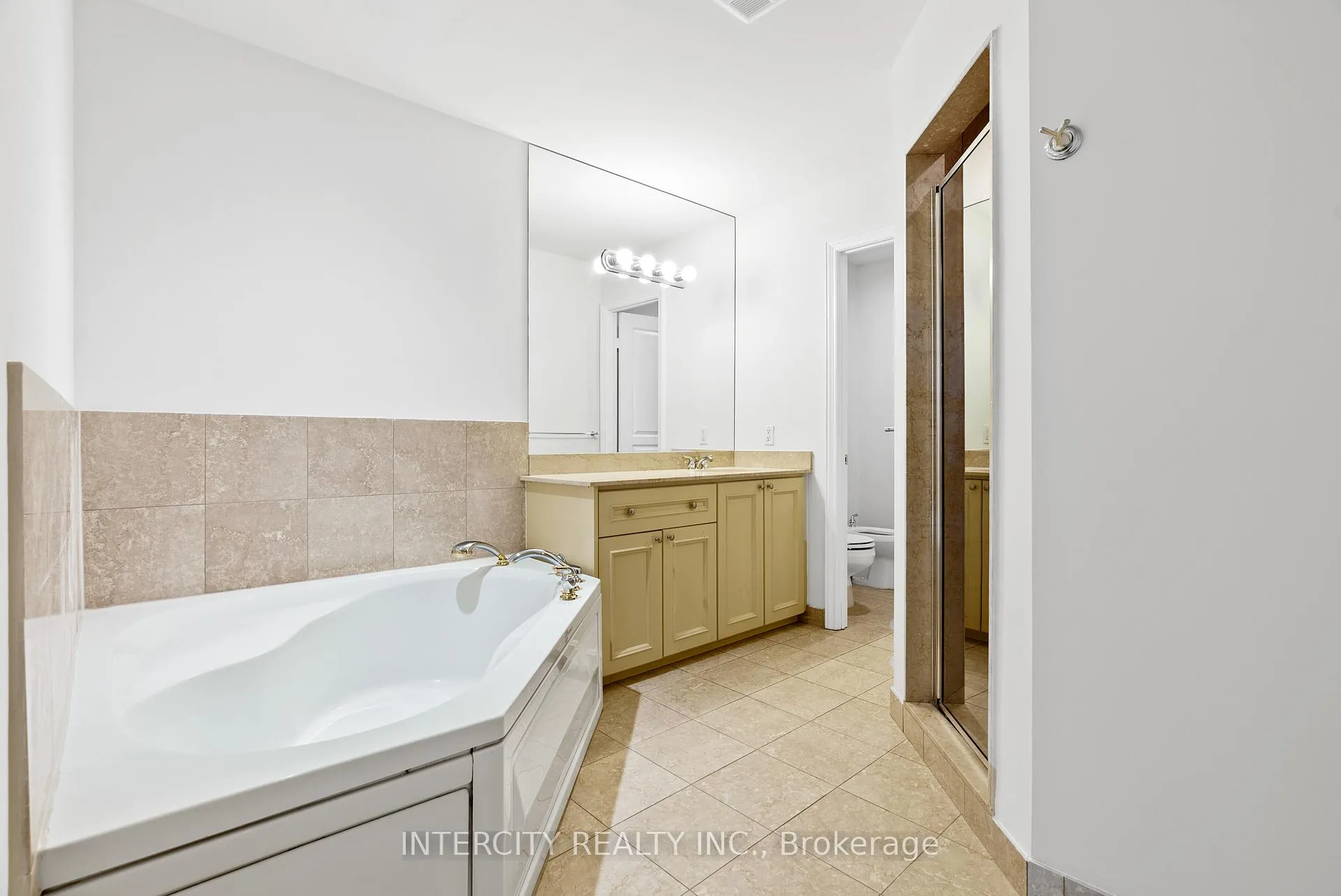 Photo 18 of Unit 607, 1 Cordoba Drive, Vaughan, Lakeview Estates — HOMEH