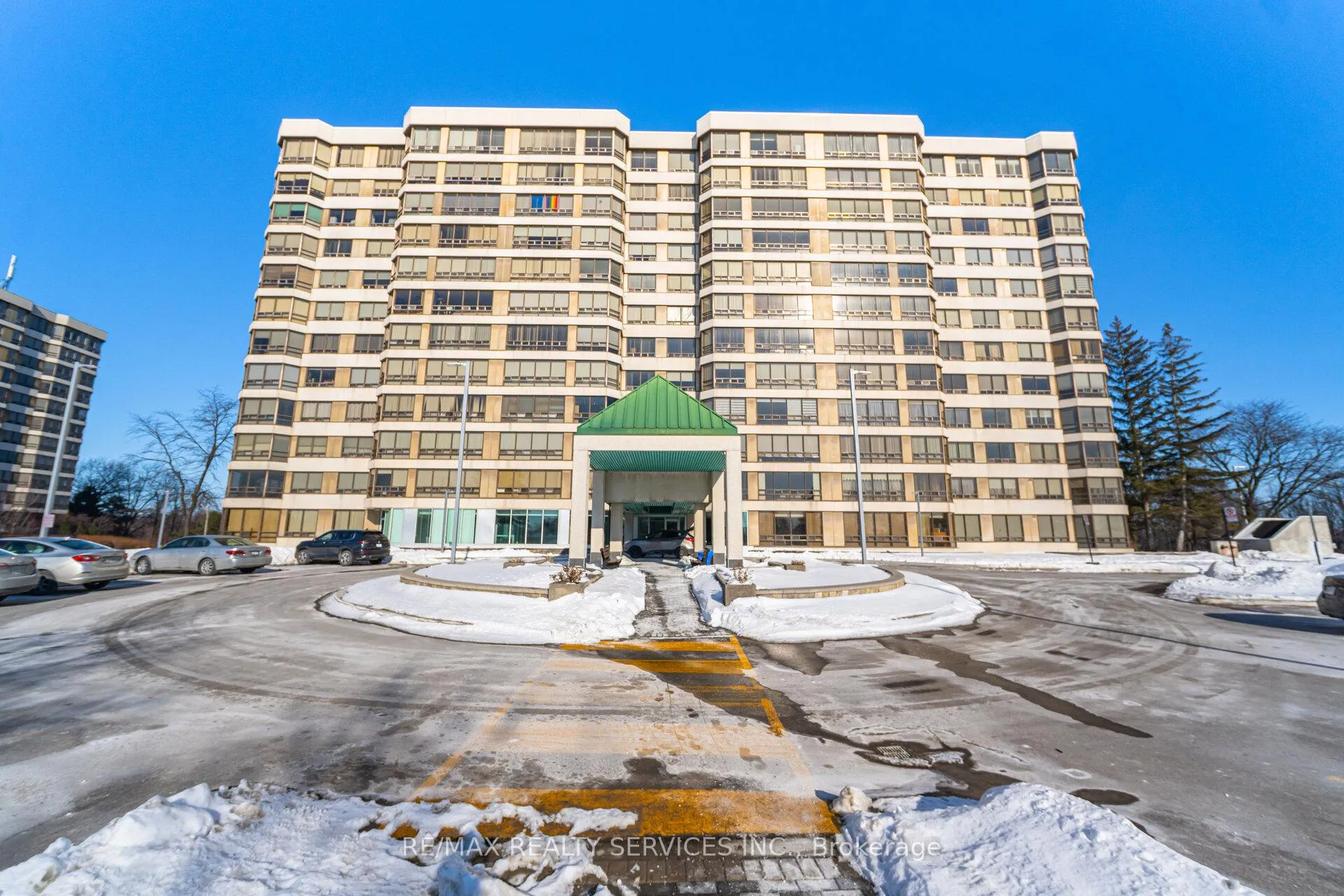 Photo 1 of Unit 302, 320 Mill Street S, Brampton, Brampton South — HOMEH