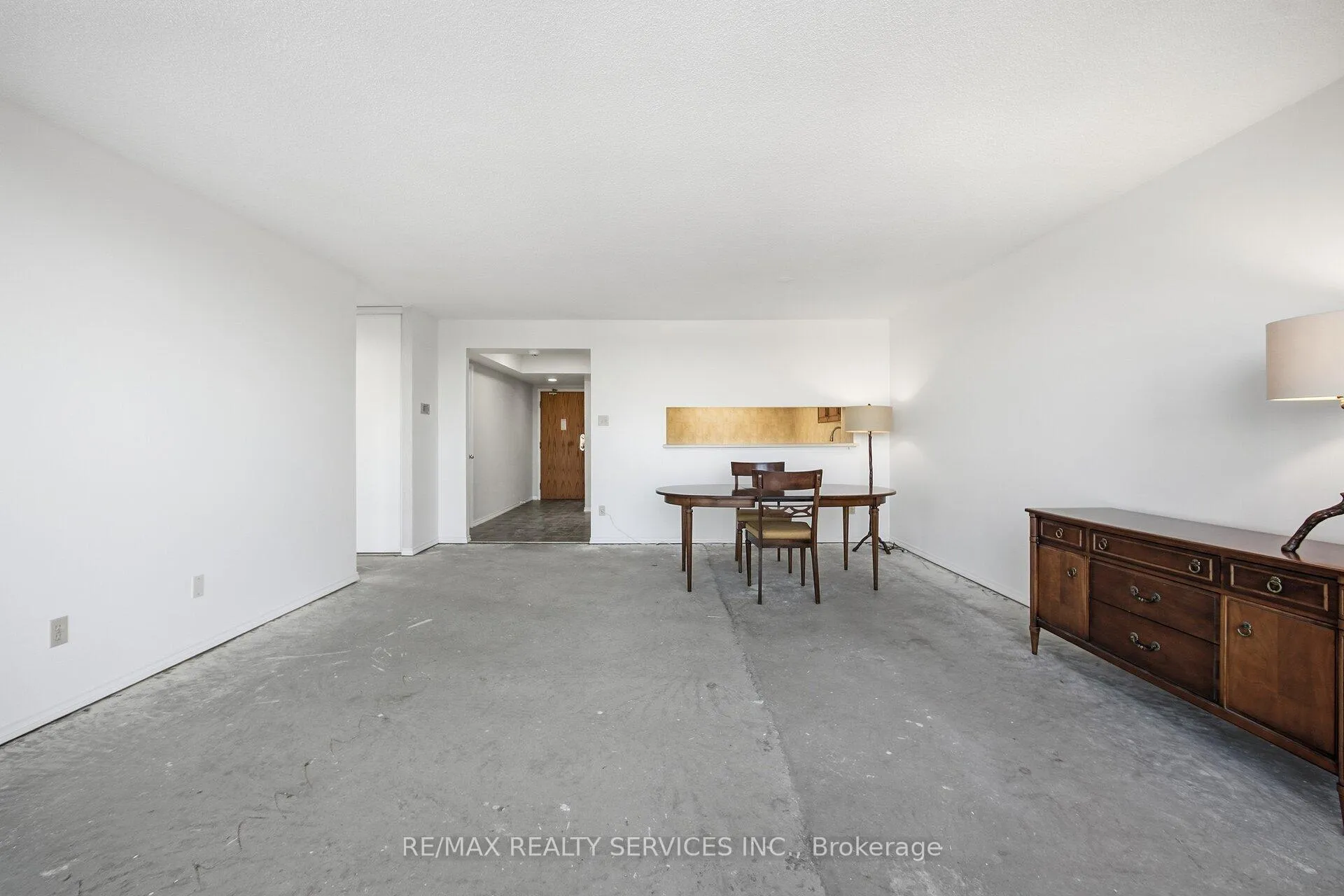 Photo 16 of Unit 302, 320 Mill Street S, Brampton, Brampton South — HOMEH