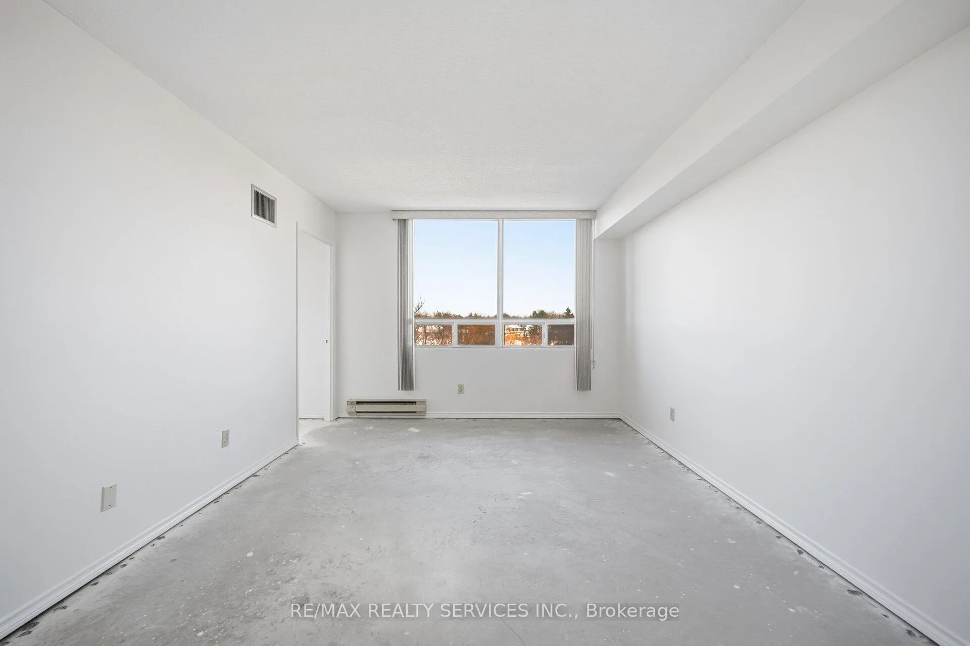 Photo 21 of Unit 302, 320 Mill Street S, Brampton, Brampton South — HOMEH