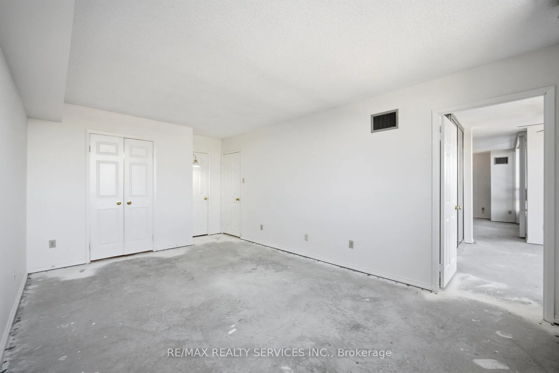 Photo 22 of Unit 302, 320 Mill Street S, Brampton, Brampton South — HOMEH
