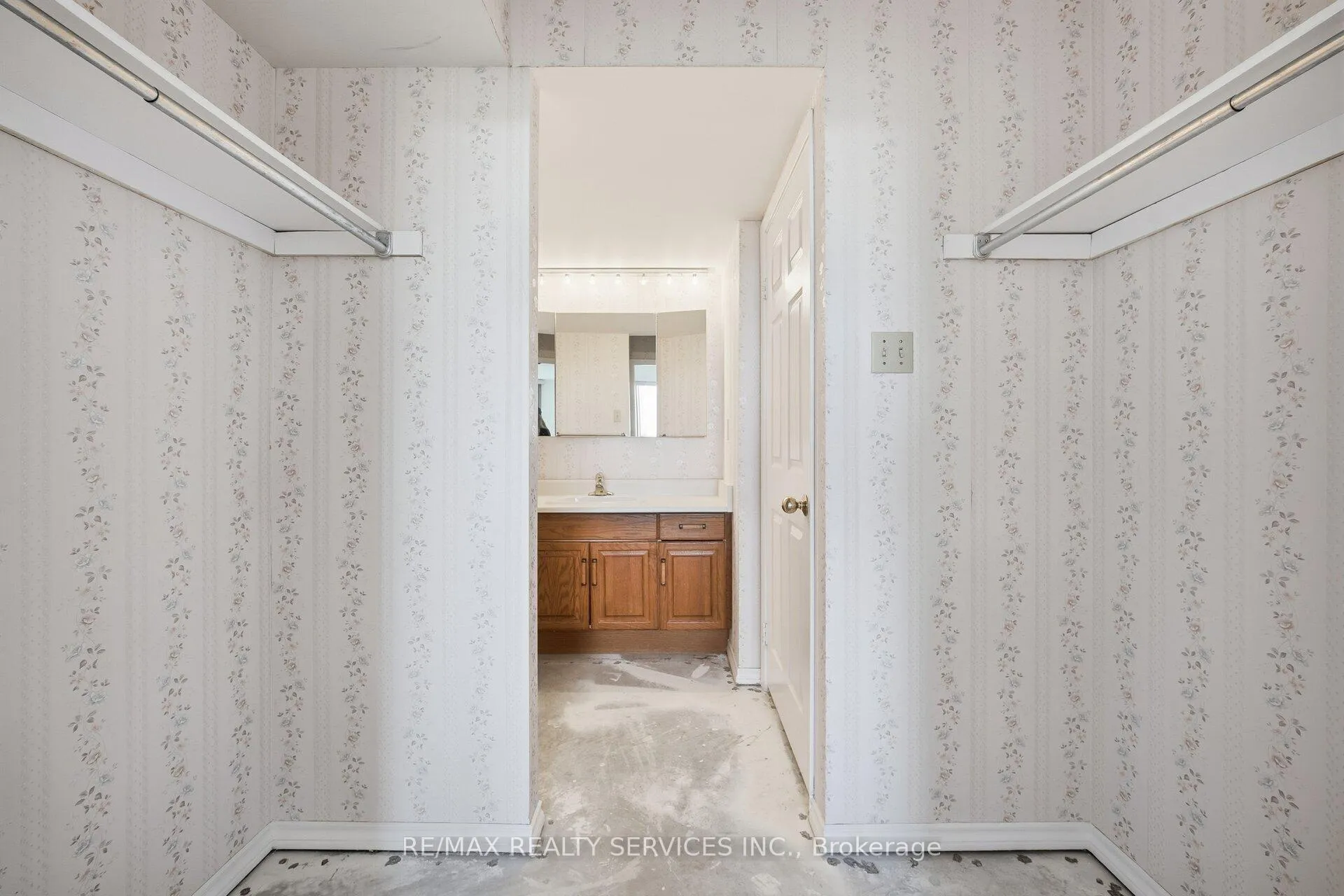 Photo 23 of Unit 302, 320 Mill Street S, Brampton, Brampton South — HOMEH
