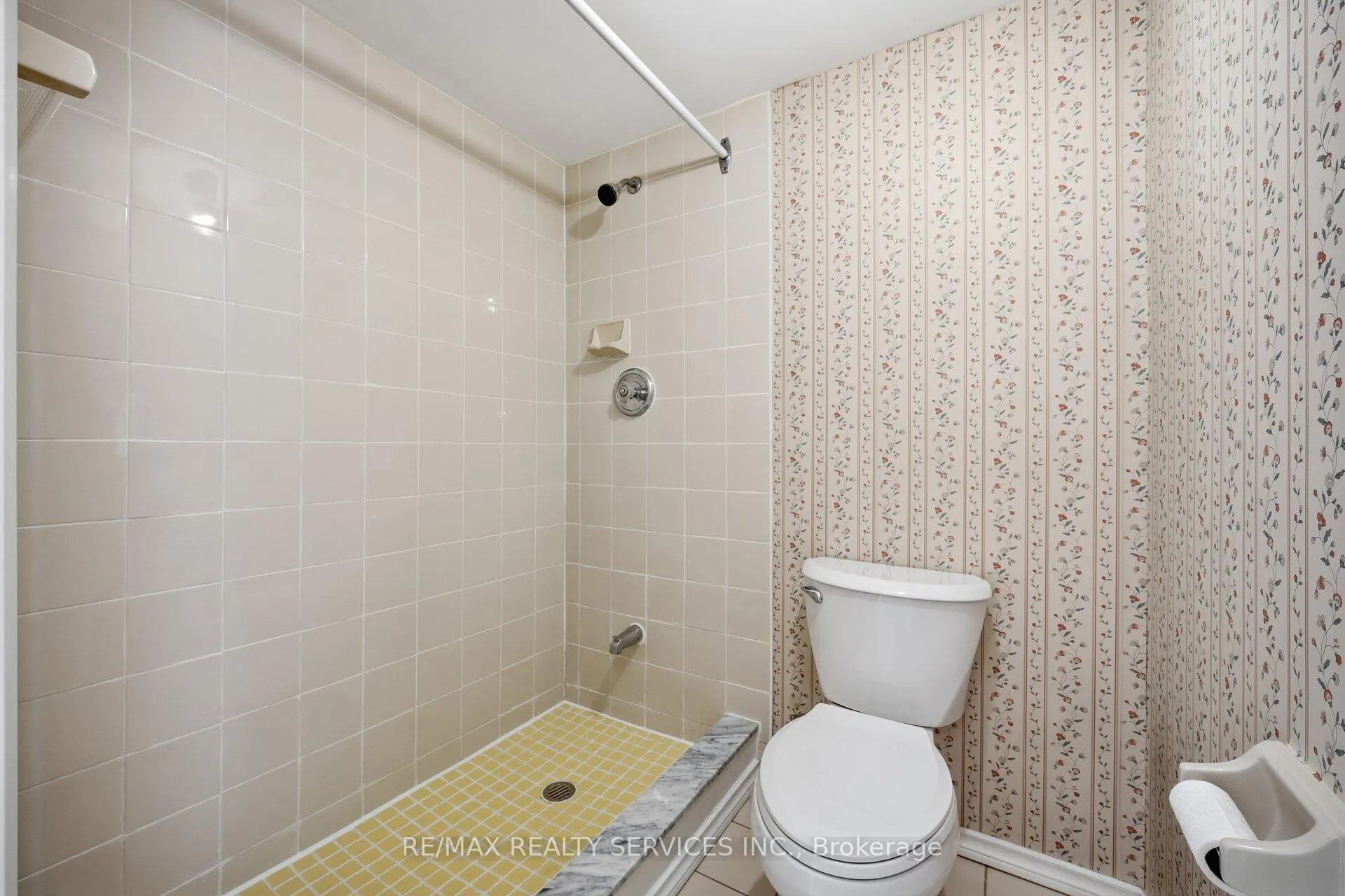 Photo 25 of Unit 302, 320 Mill Street S, Brampton, Brampton South — HOMEH