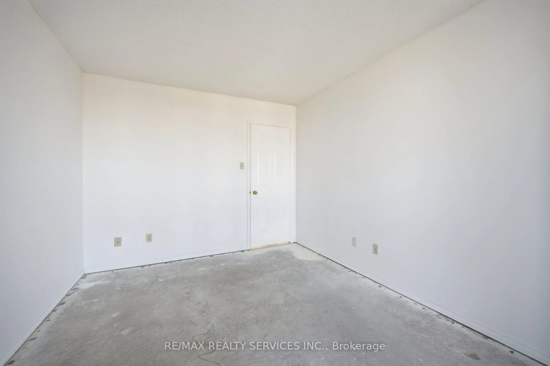 Photo 27 of Unit 302, 320 Mill Street S, Brampton, Brampton South — HOMEH