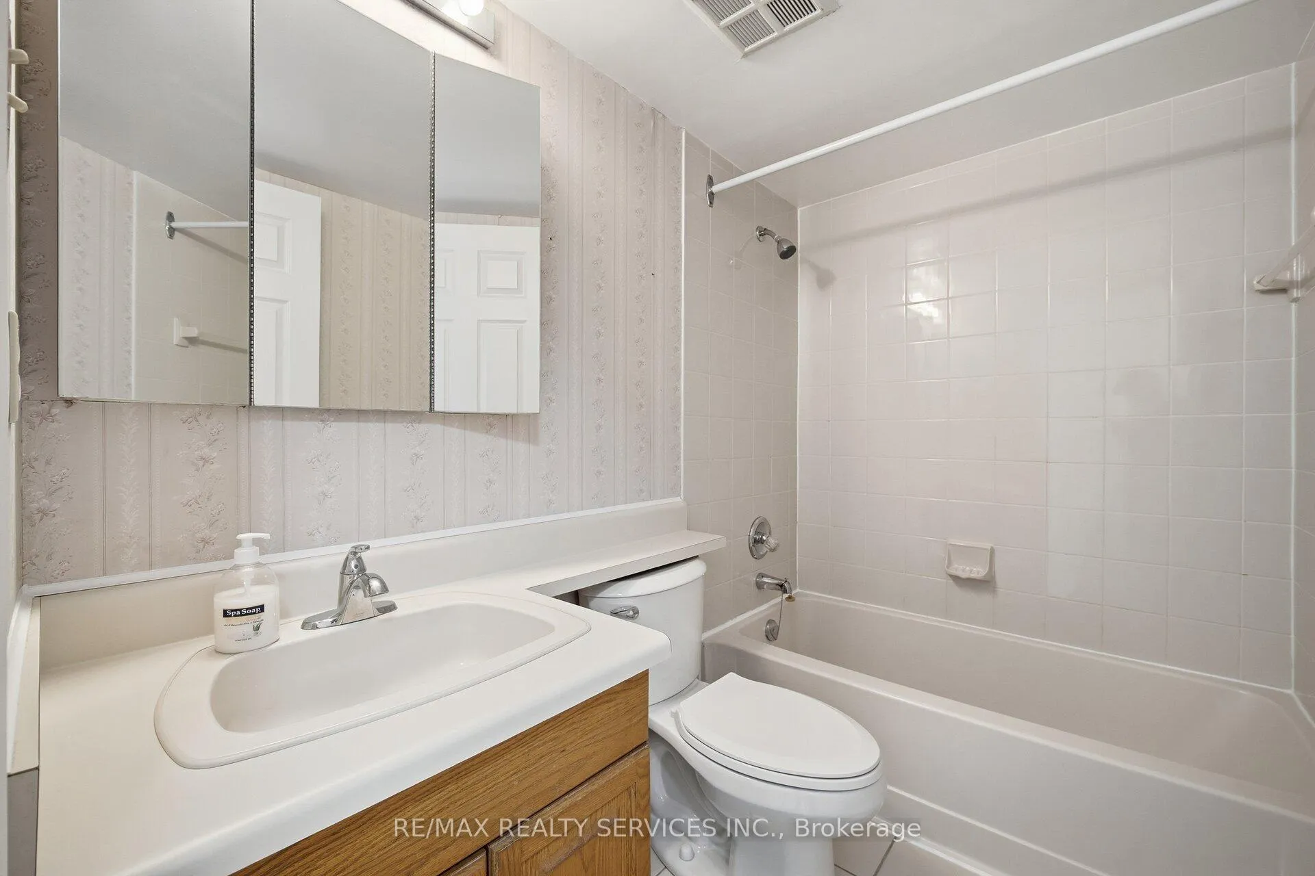Photo 28 of Unit 302, 320 Mill Street S, Brampton, Brampton South — HOMEH