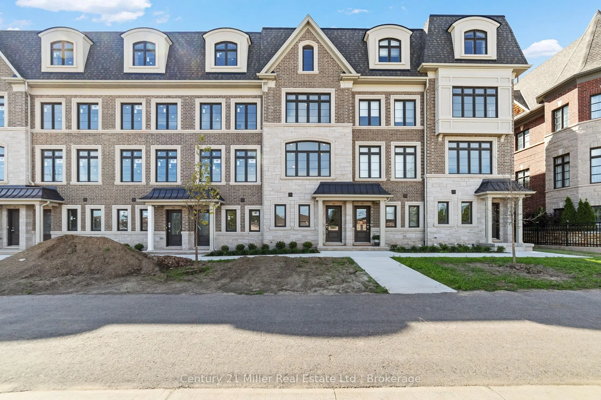 Photo of Unit 56, 2150 Trafalgar Road