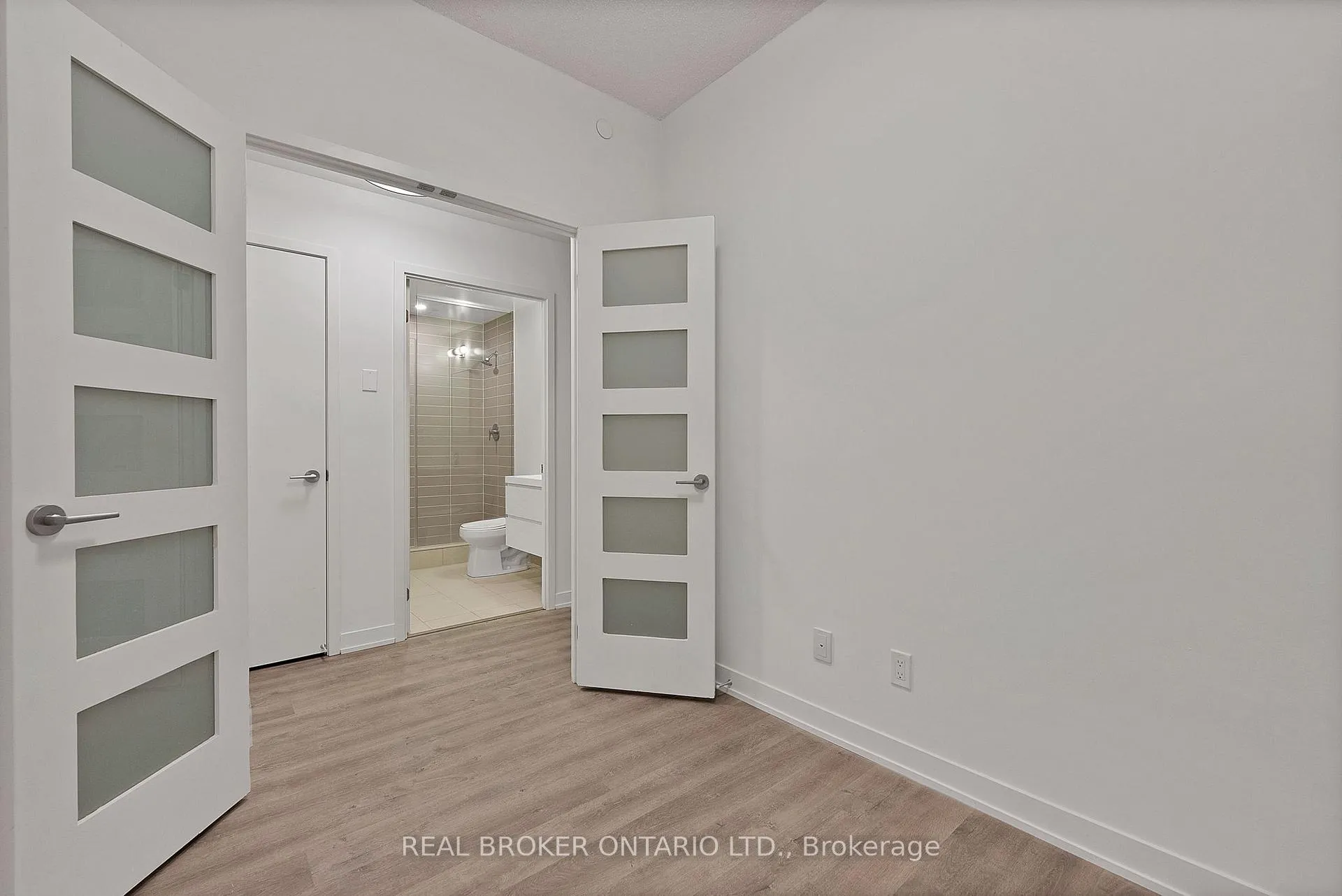 Photo 4 of Unit 414C, 38 Simcoe Promenade, Markham, Unionville — HOMEH