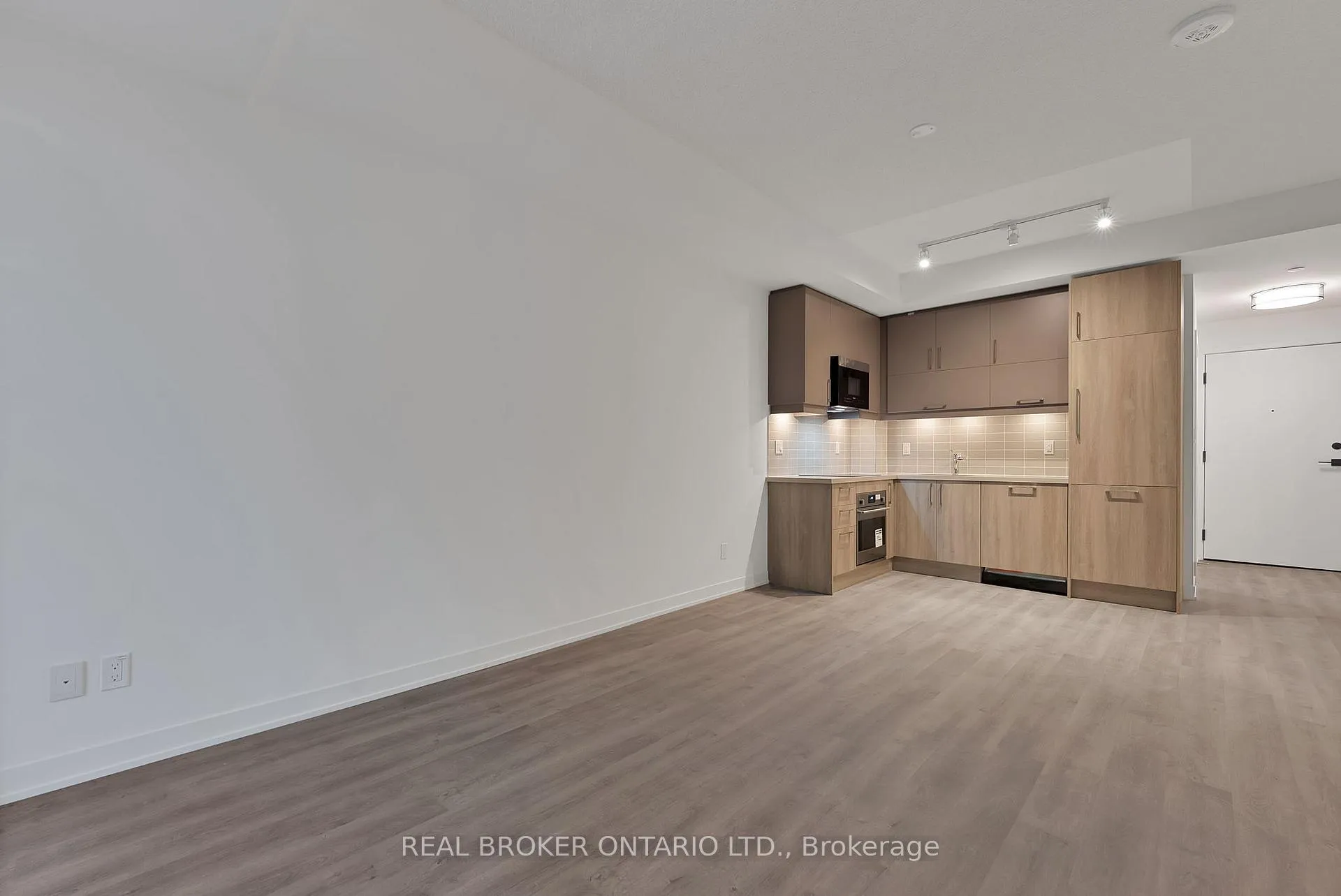 Photo 13 of Unit 414C, 38 Simcoe Promenade, Markham, Unionville — HOMEH