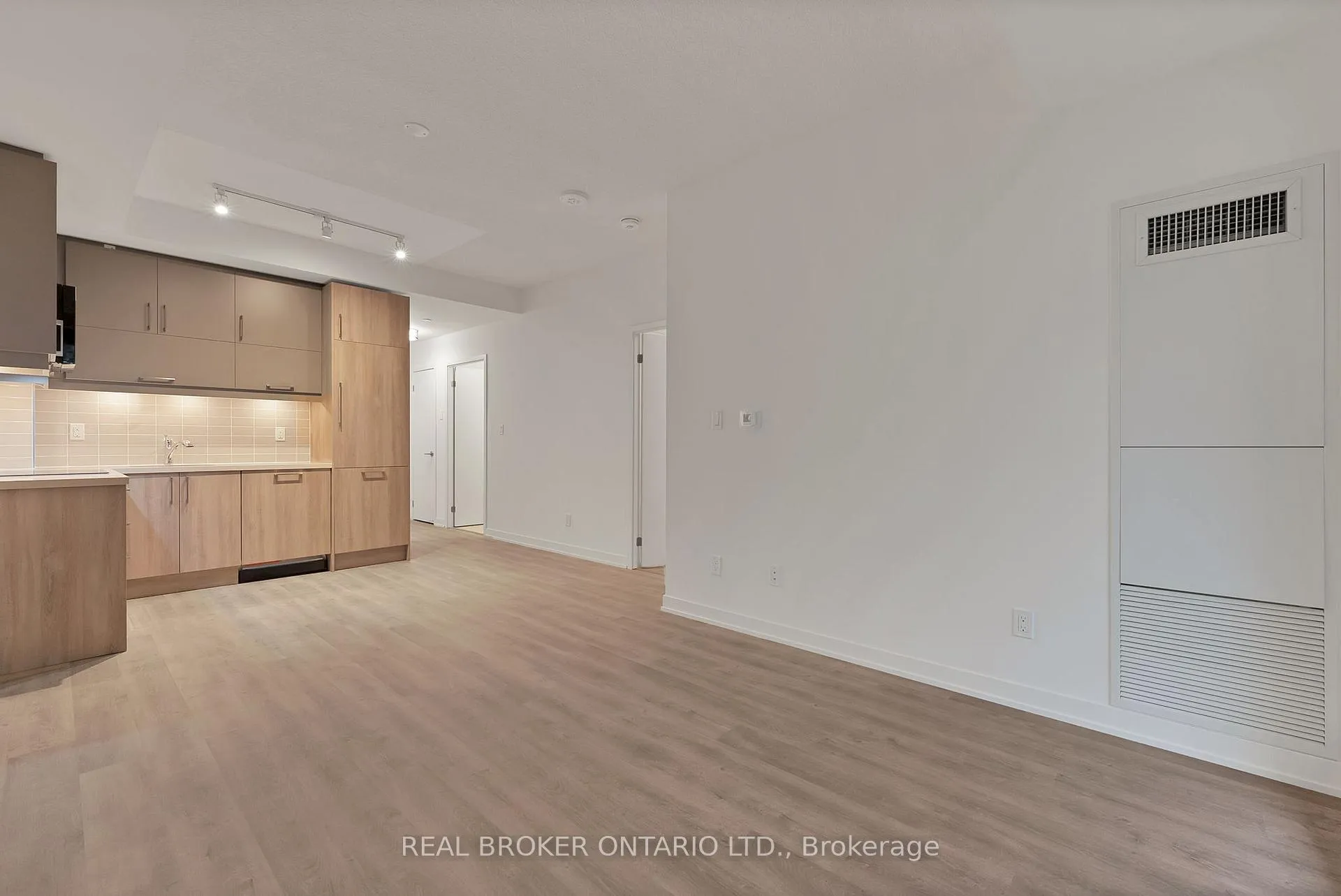Photo 15 of Unit 414C, 38 Simcoe Promenade, Markham, Unionville — HOMEH