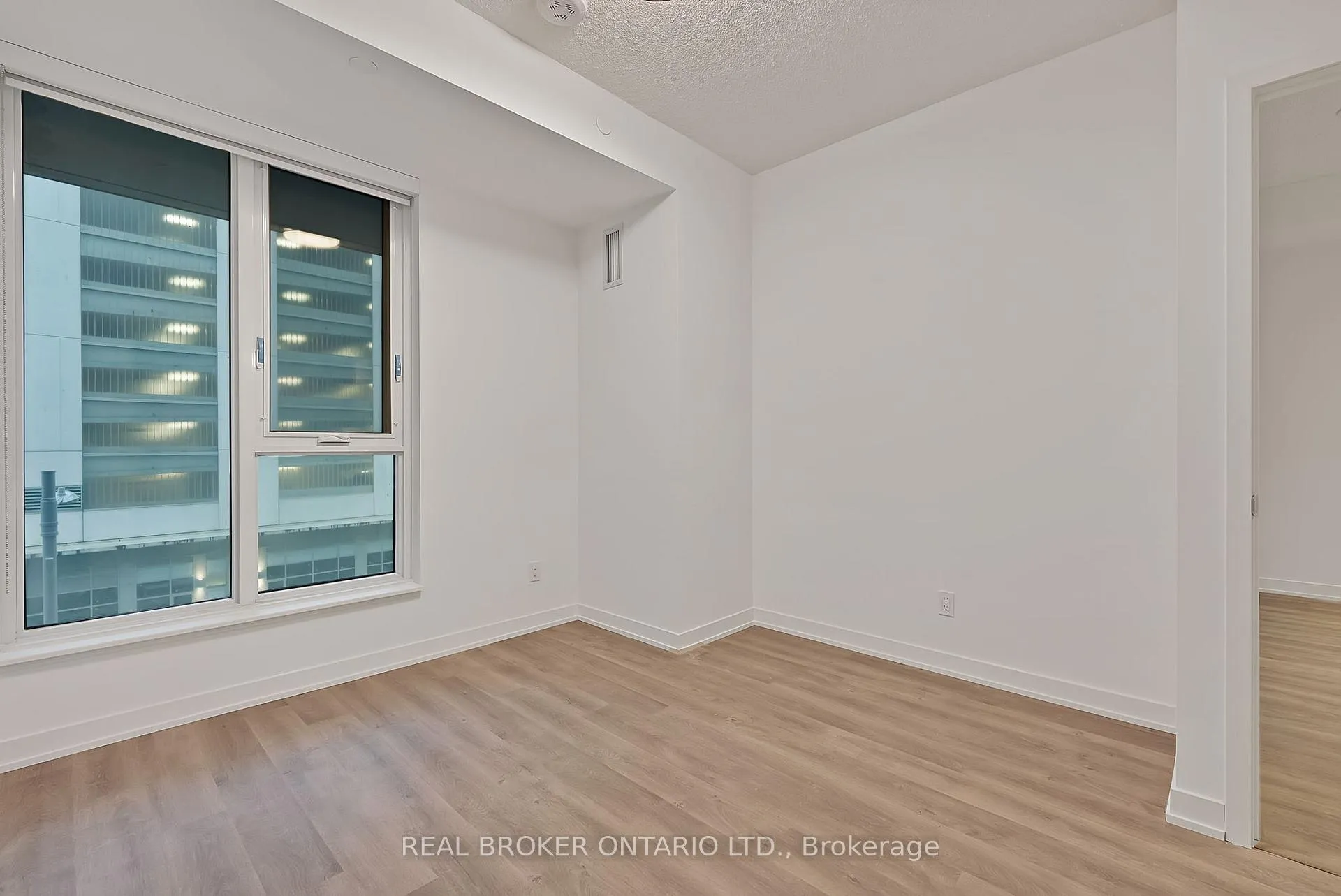 Photo 18 of Unit 414C, 38 Simcoe Promenade, Markham, Unionville — HOMEH