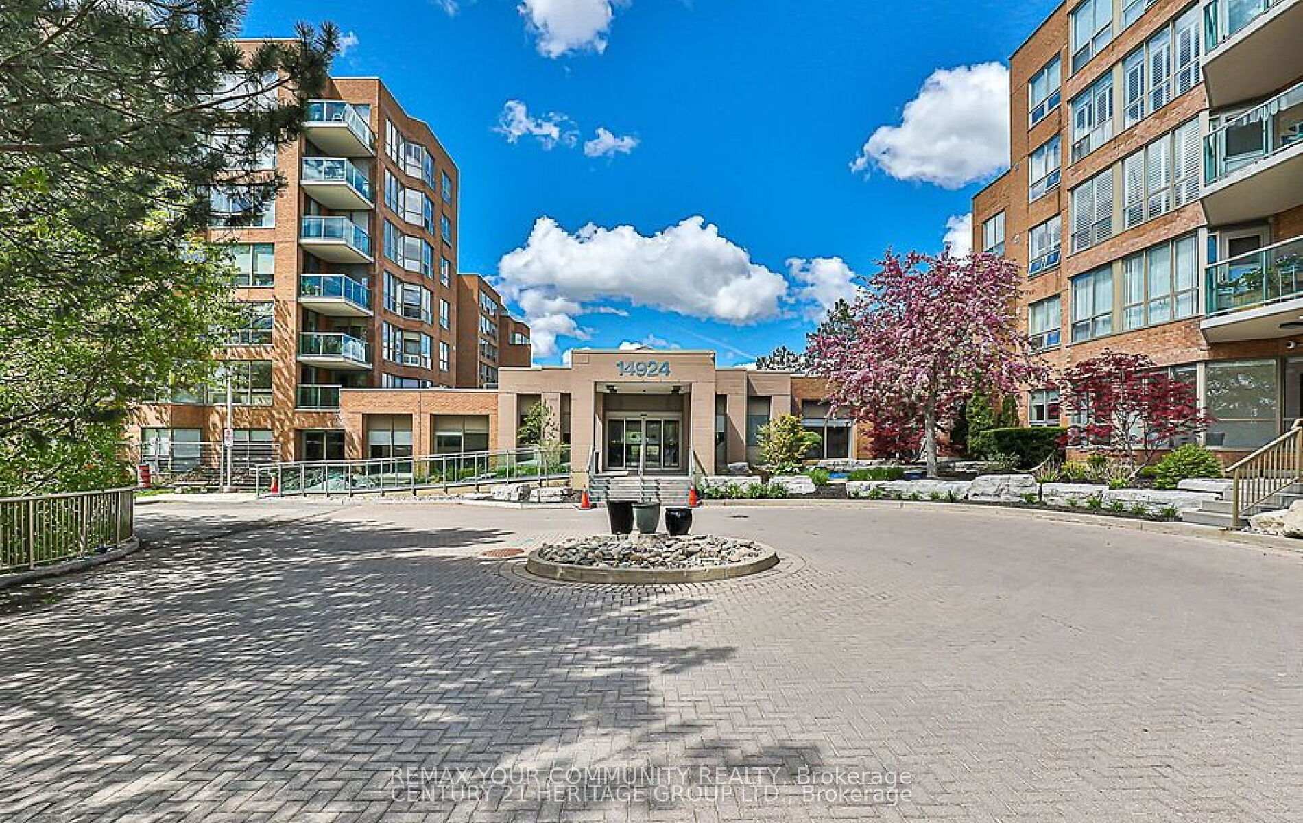Photo 1 of Unit 606, 14924 Yonge Street, Aurora, Aurora Highlands — HOMEH