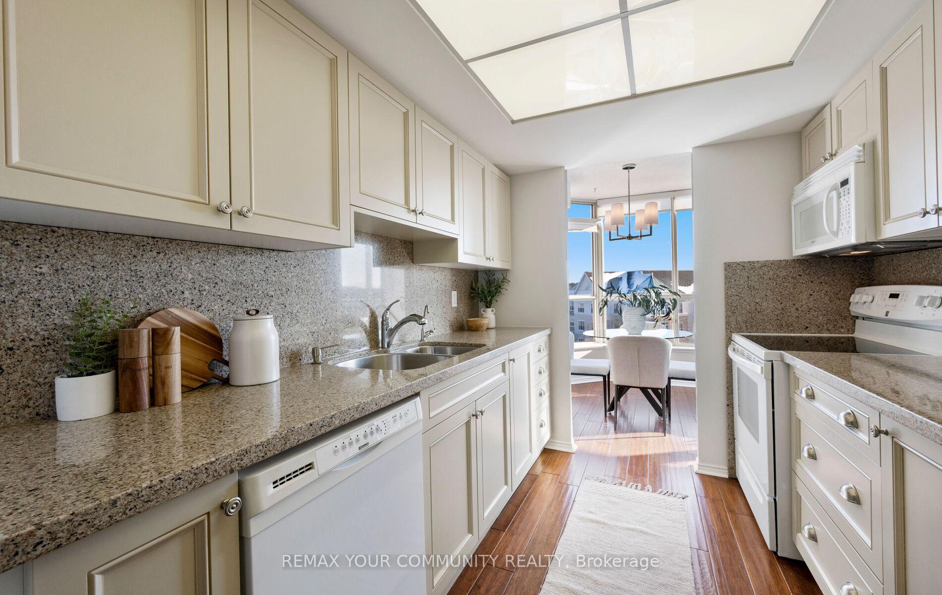 Photo 16 of Unit 606, 14924 Yonge Street, Aurora, Aurora Highlands — HOMEH