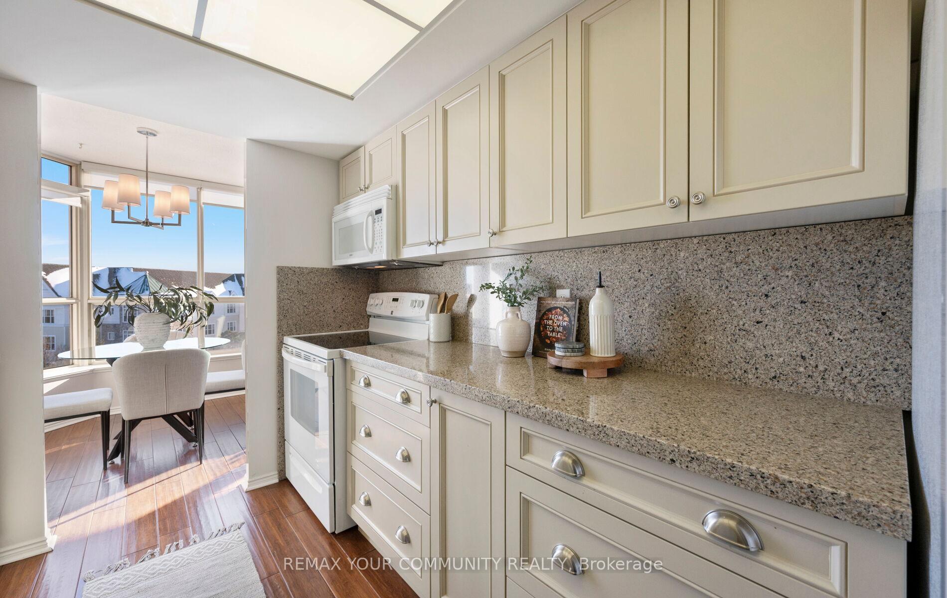 Photo 17 of Unit 606, 14924 Yonge Street, Aurora, Aurora Highlands — HOMEH