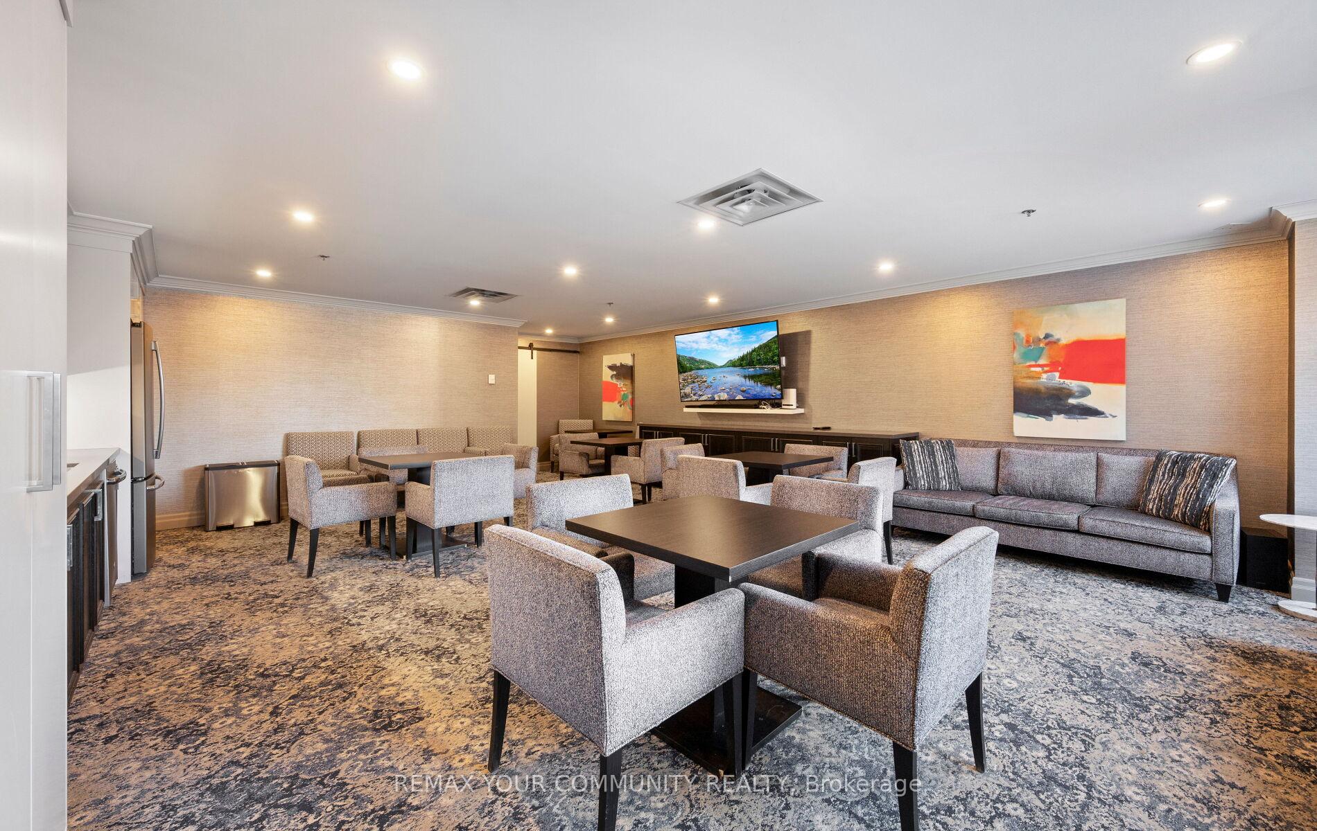 Photo 37 of Unit 606, 14924 Yonge Street, Aurora, Aurora Highlands — HOMEH