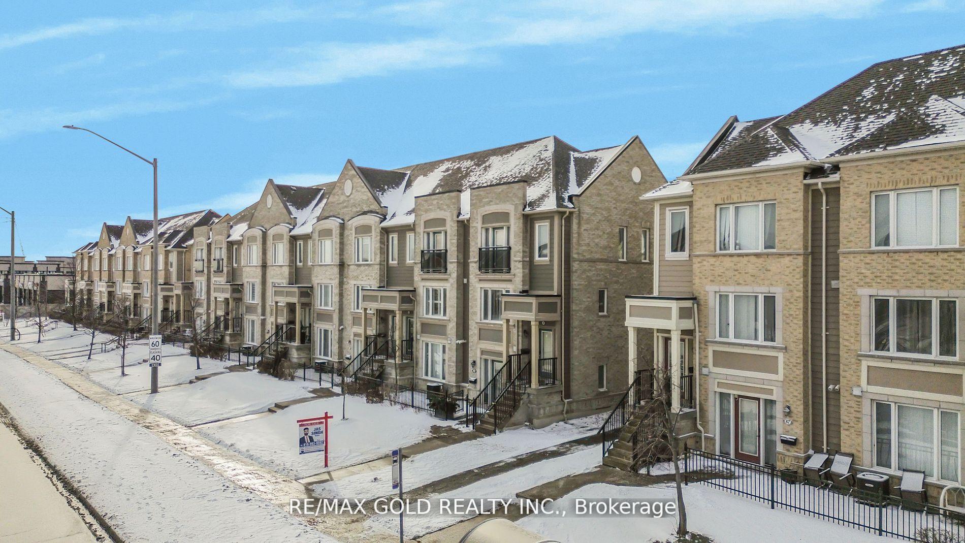 Photo 3 of Unit 49, 60 Fairwood Circle, Brampton, Sandringham-Wellington — HOMEH