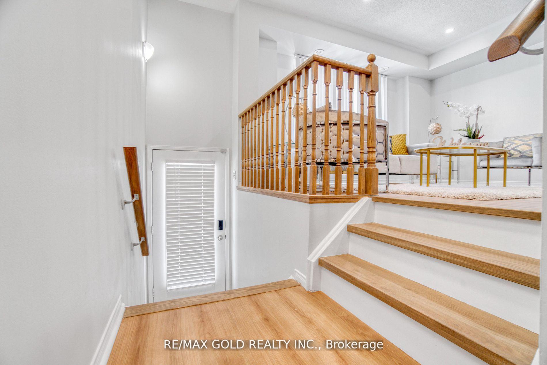 Photo 6 of Unit 49, 60 Fairwood Circle, Brampton, Sandringham-Wellington — HOMEH