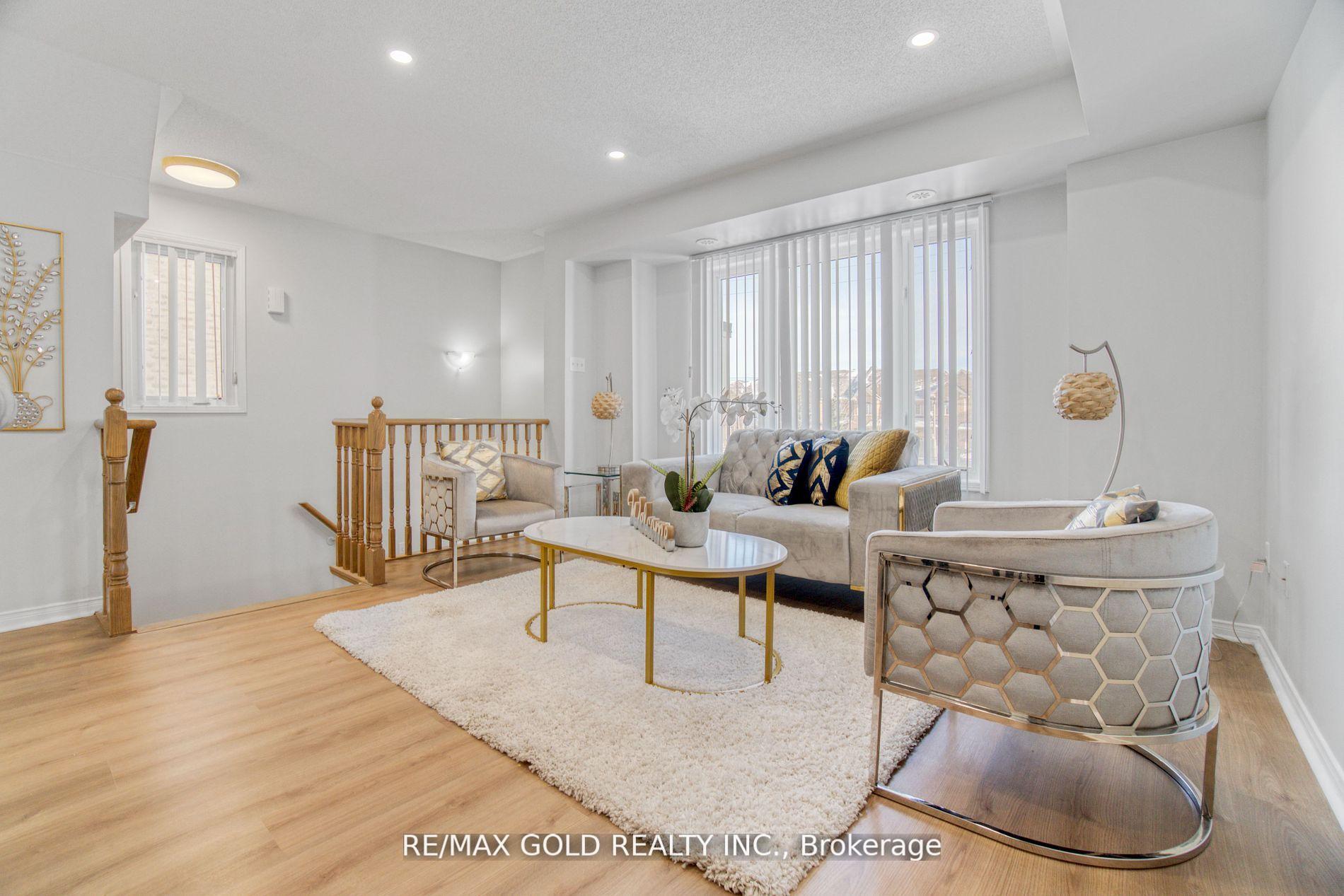 Photo 7 of Unit 49, 60 Fairwood Circle, Brampton, Sandringham-Wellington — HOMEH