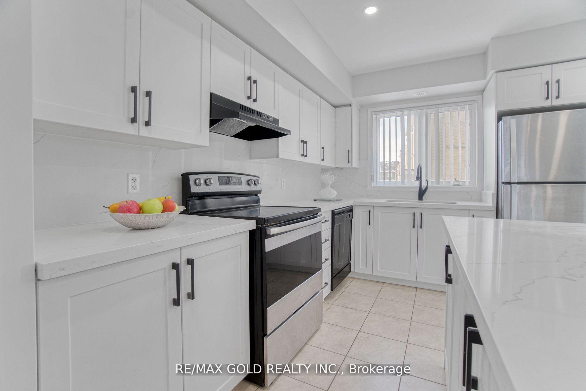 Photo 15 of Unit 49, 60 Fairwood Circle, Brampton, Sandringham-Wellington — HOMEH
