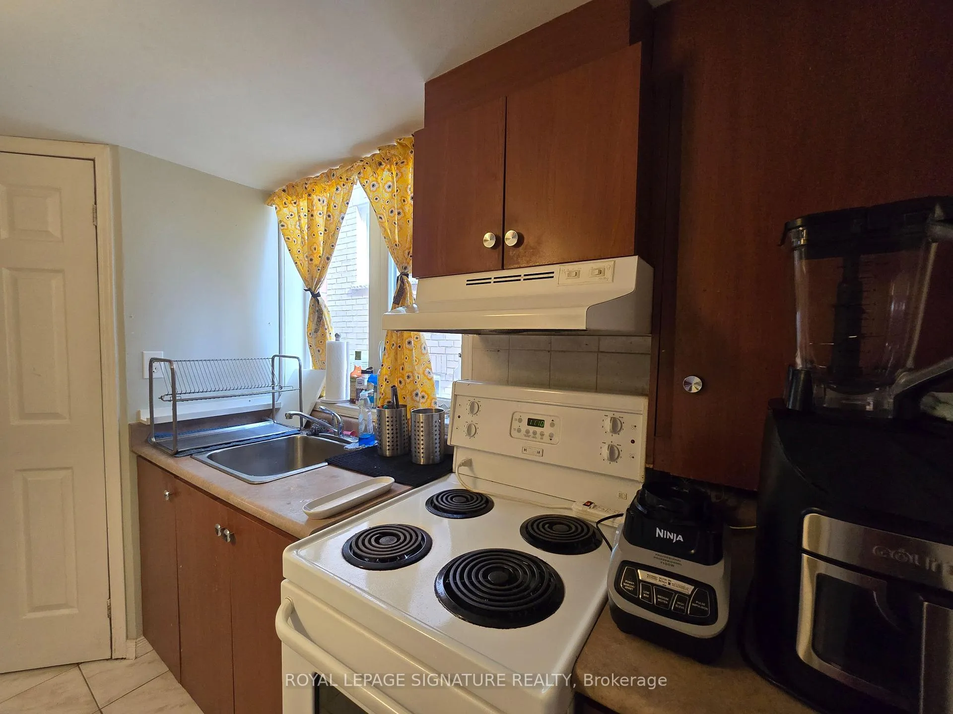Photo 43 of Unit Lower, 8 St Eugene Street, Brampton, Bram West — HOMEH