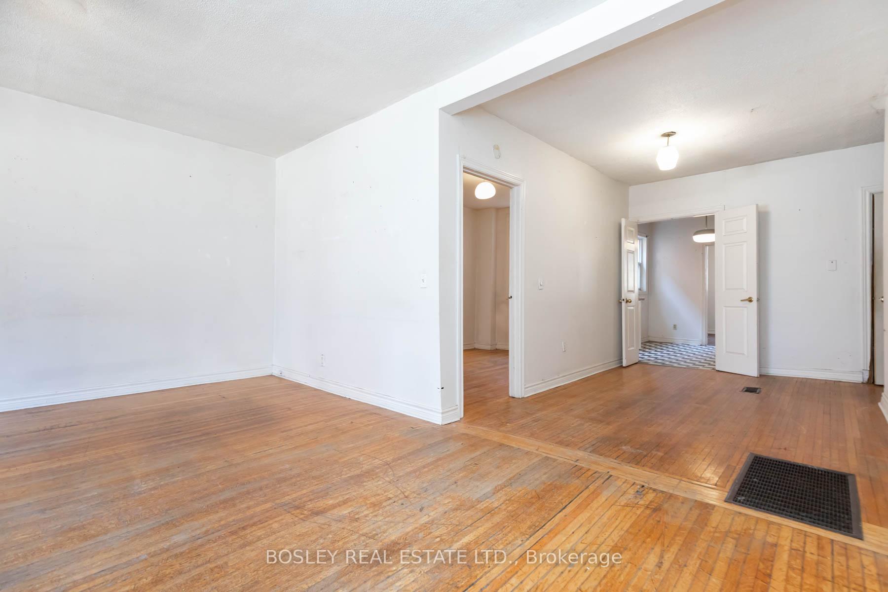 Photo 2 of 264 Ontario Street, Toronto, Moss Park — HOMEH