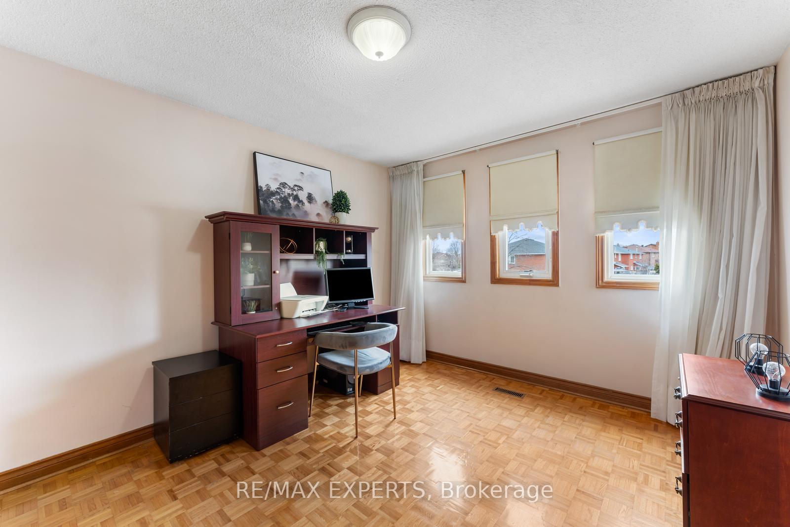 Photo 45 of 135 Coronation Street, Vaughan, West Woodbridge — HOMEH