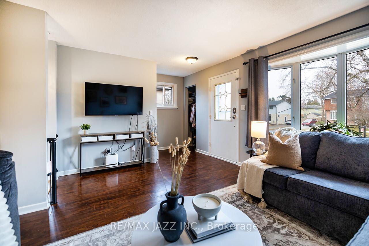 Photo 3 of 425 Kenny Court, Scugog, Port Perry — HOMEH