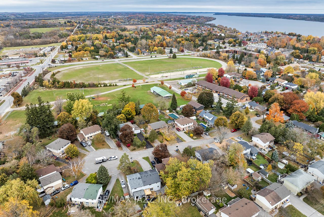 Photo 34 of 425 Kenny Court, Scugog, Port Perry — HOMEH