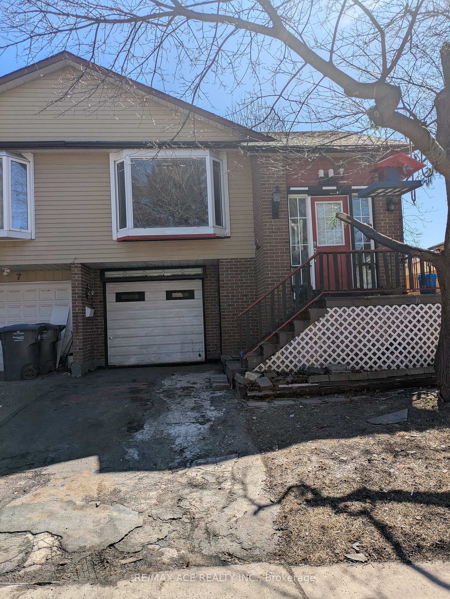 Front of 5 Bay Crest Drive