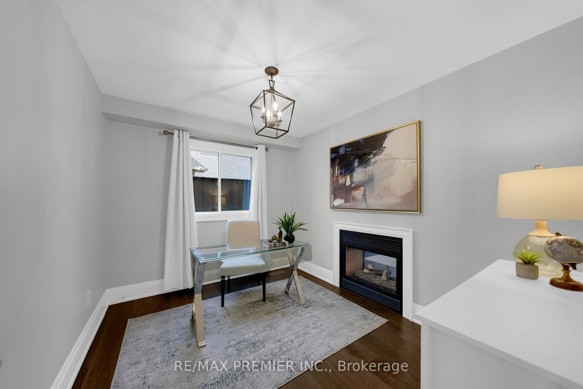 Photo 8 of 2 Strattonvale Court, Caledon, Bolton North — HOMEH