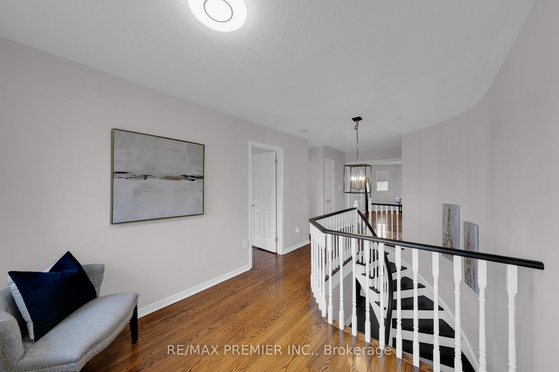 Photo 19 of 2 Strattonvale Court, Caledon, Bolton North — HOMEH