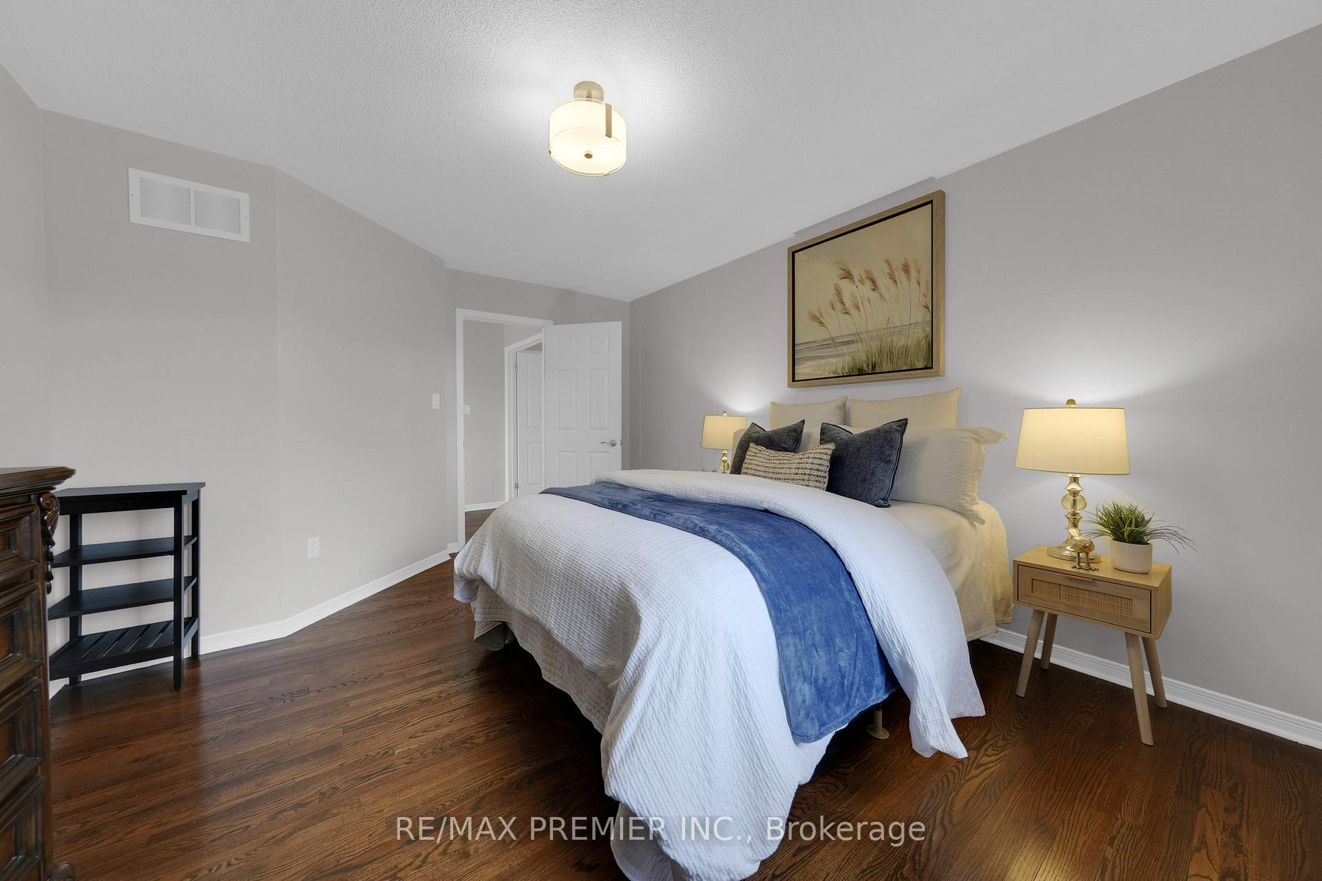 Photo 26 of 2 Strattonvale Court, Caledon, Bolton North — HOMEH