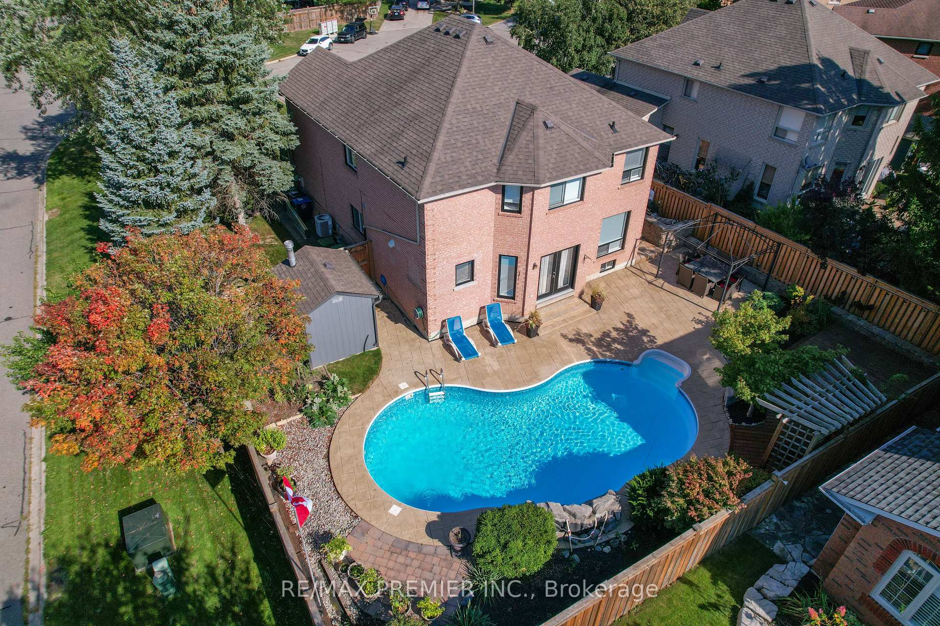 Photo 38 of 2 Strattonvale Court, Caledon, Bolton North — HOMEH
