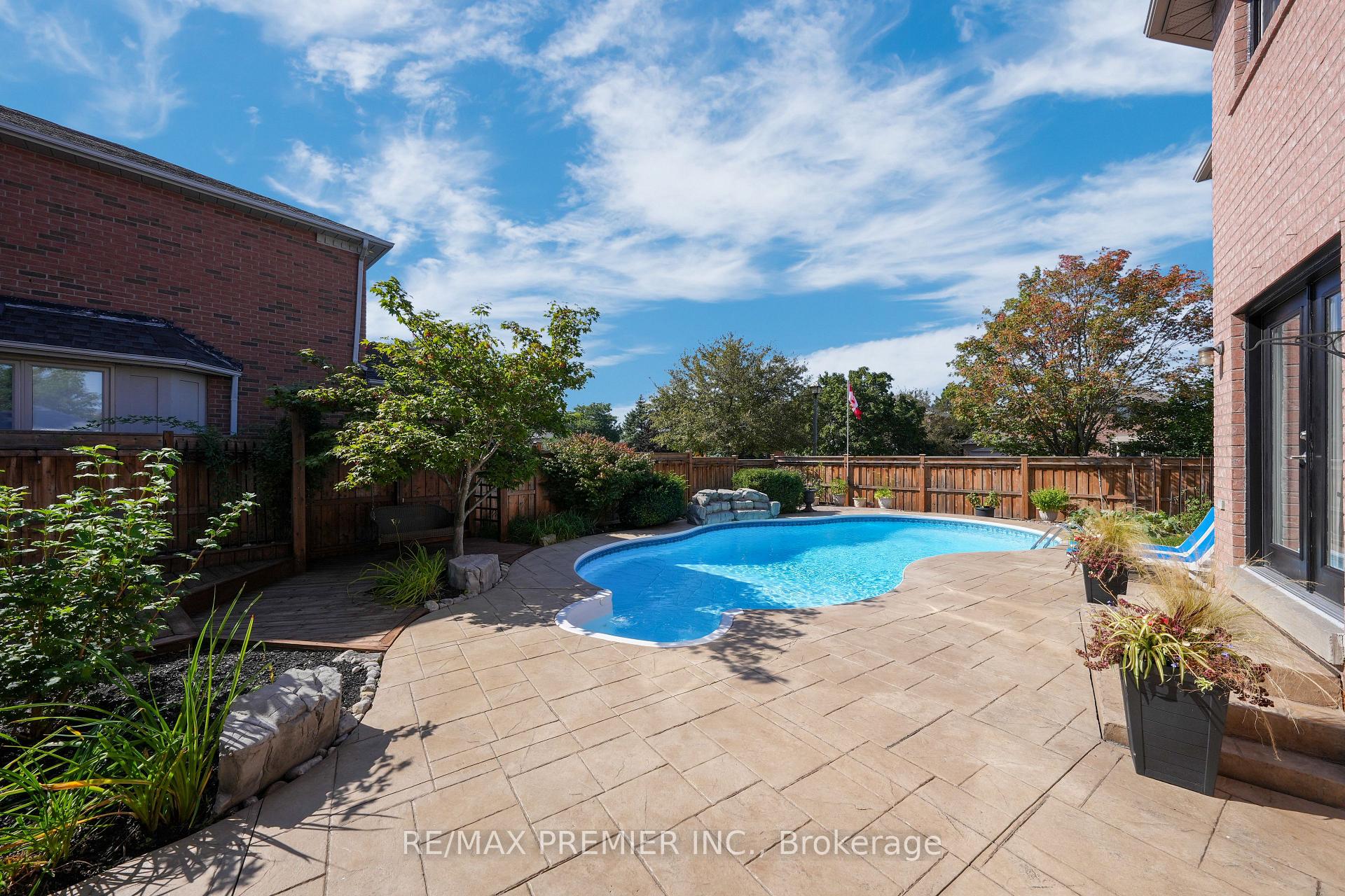 Photo 39 of 2 Strattonvale Court, Caledon, Bolton North — HOMEH