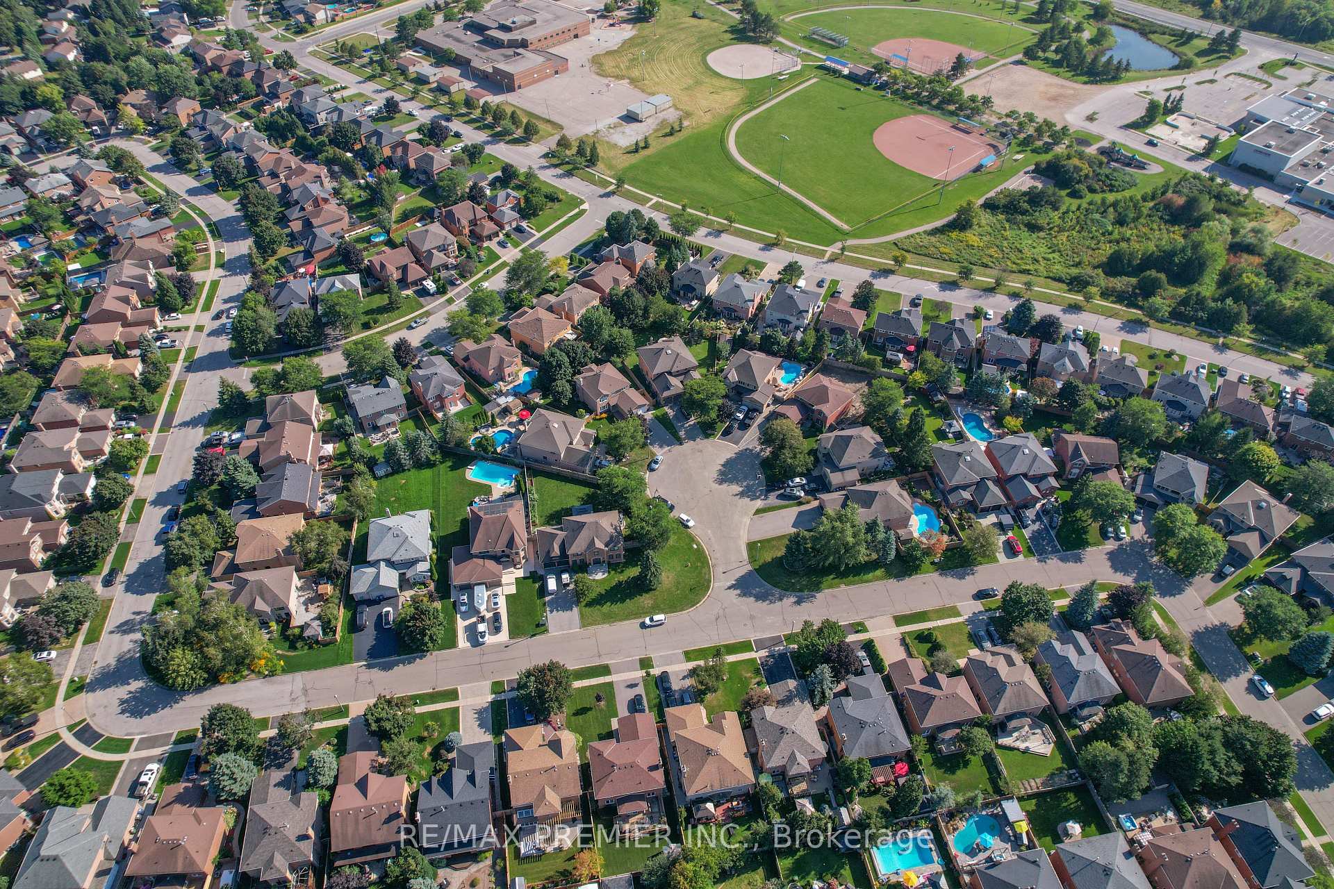 Photo 47 of 2 Strattonvale Court, Caledon, Bolton North — HOMEH