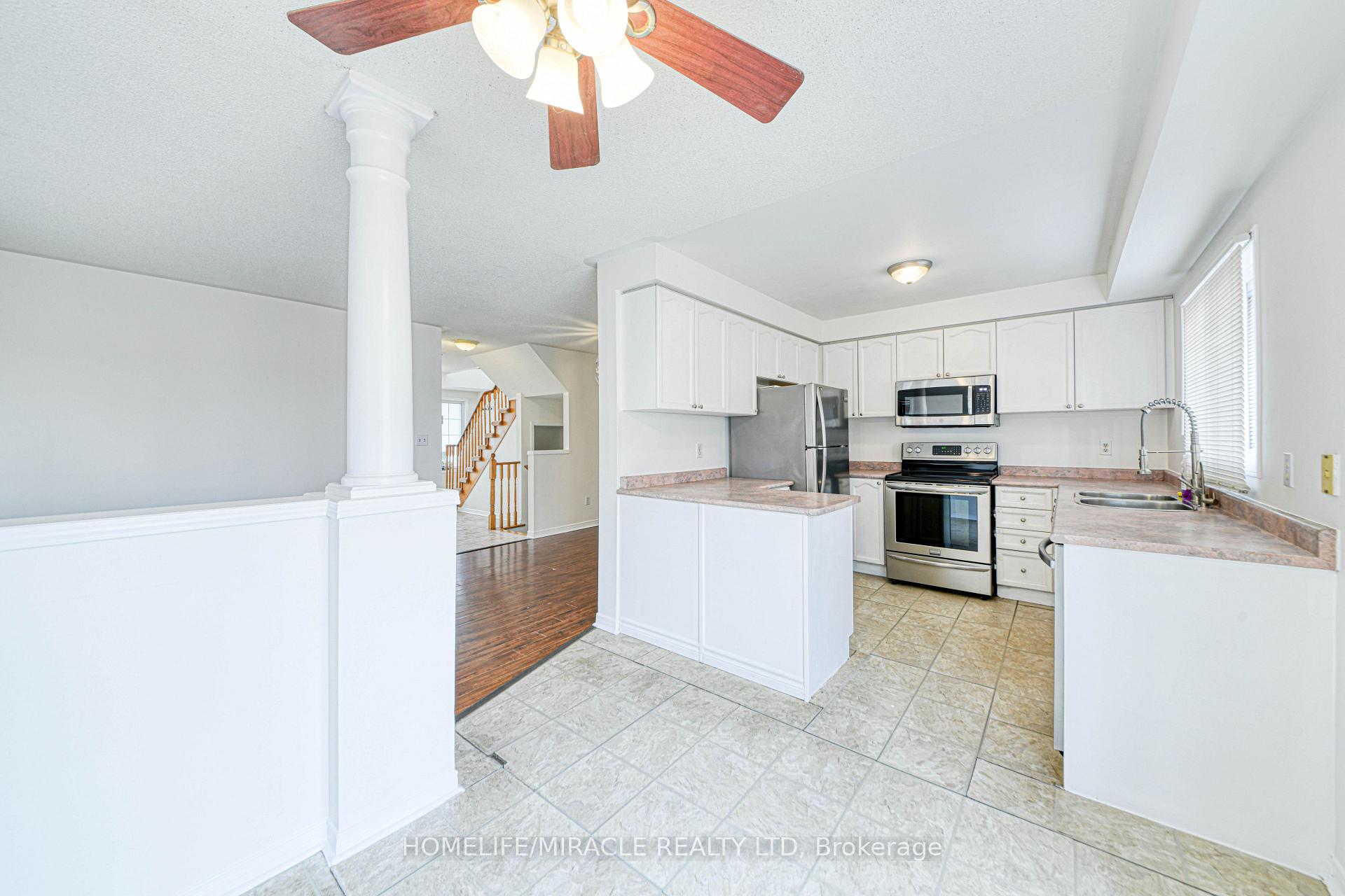 Photo 9 of 1564 Woodgate Trail, Oshawa, Samac — HOMEH