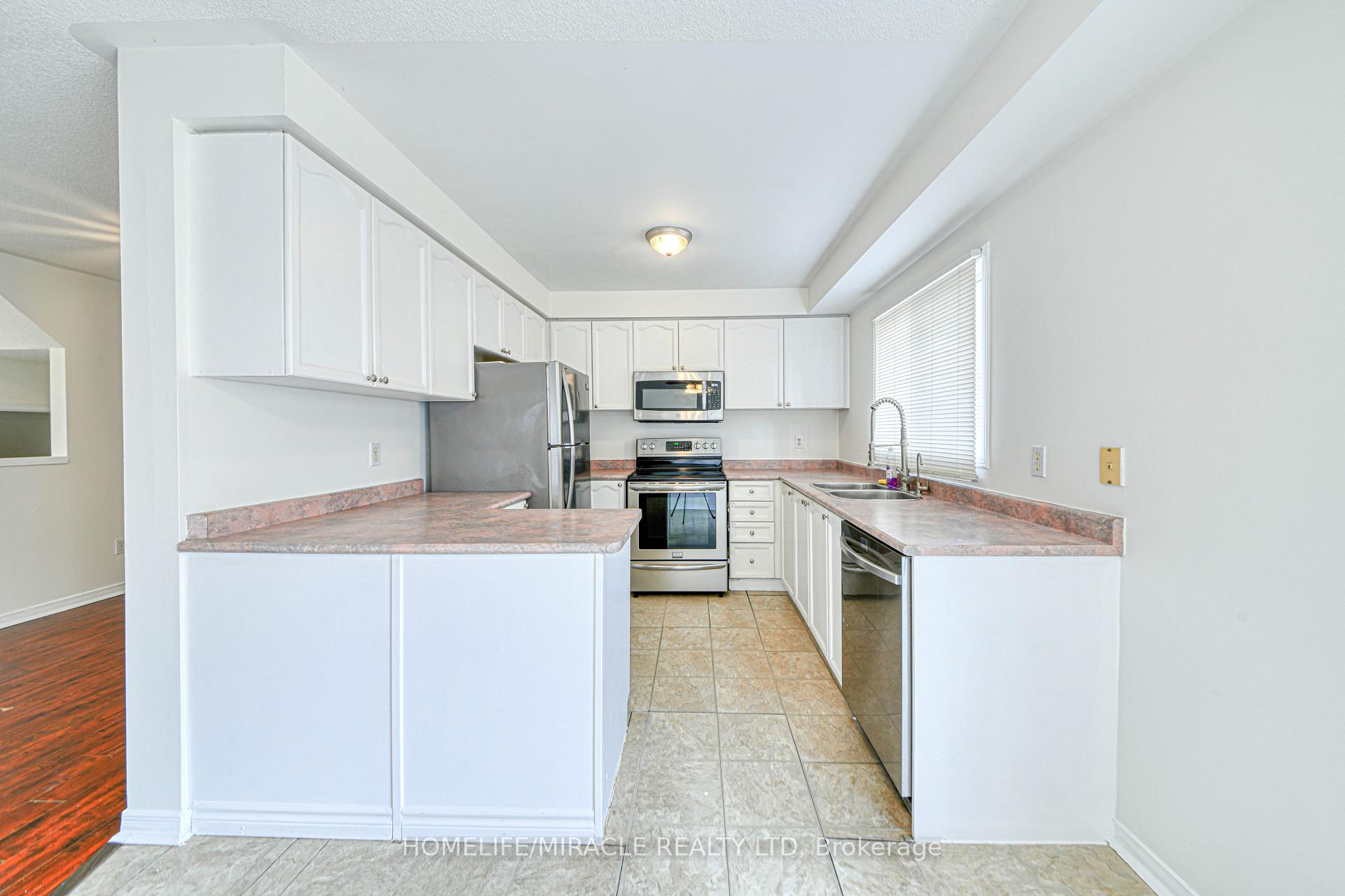 Photo 11 of 1564 Woodgate Trail, Oshawa, Samac — HOMEH