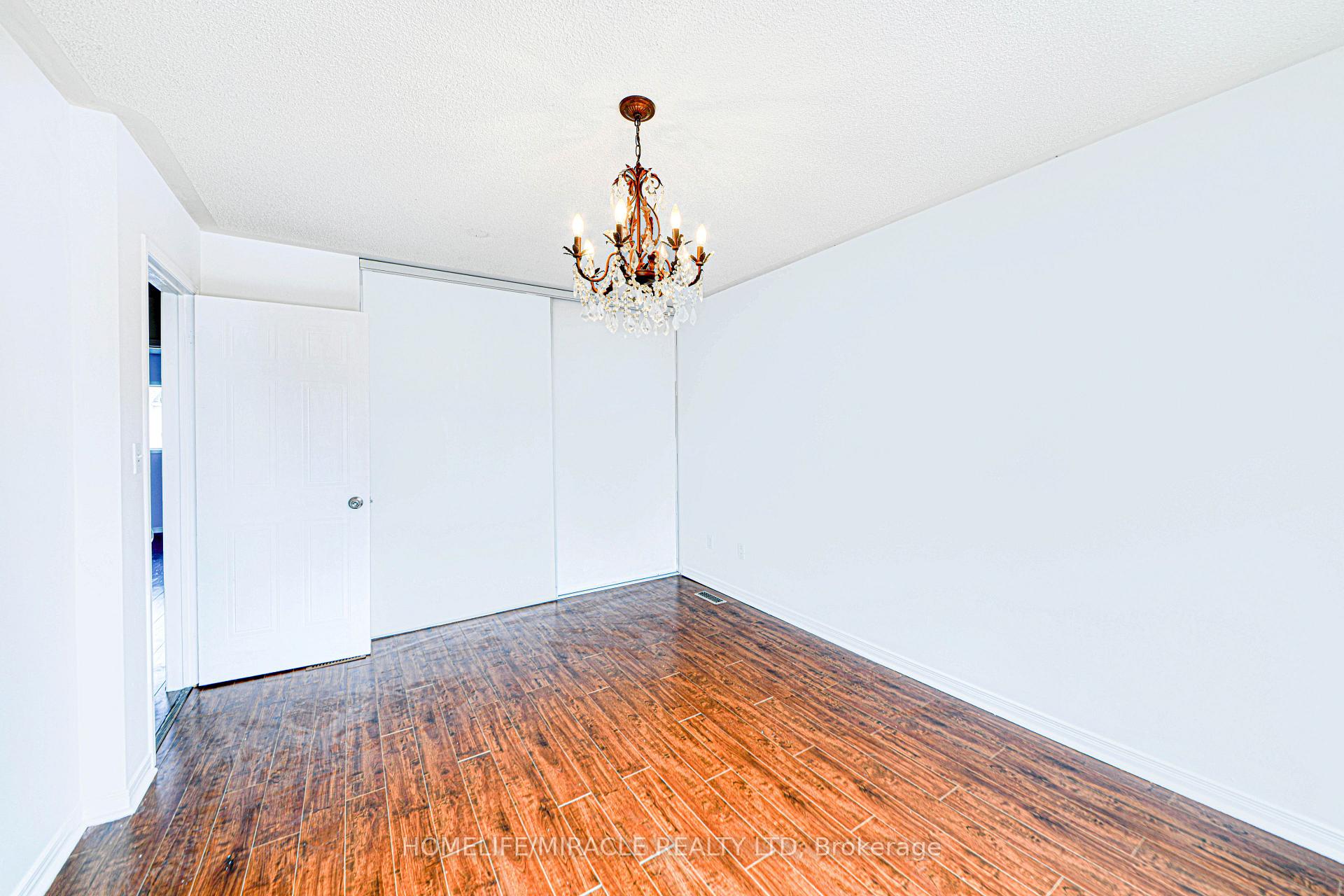 Photo 14 of 1564 Woodgate Trail, Oshawa, Samac — HOMEH