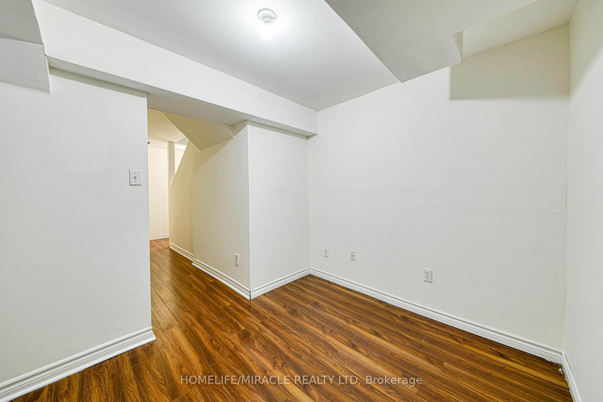 Photo 44 of 1564 Woodgate Trail, Oshawa, Samac — HOMEH