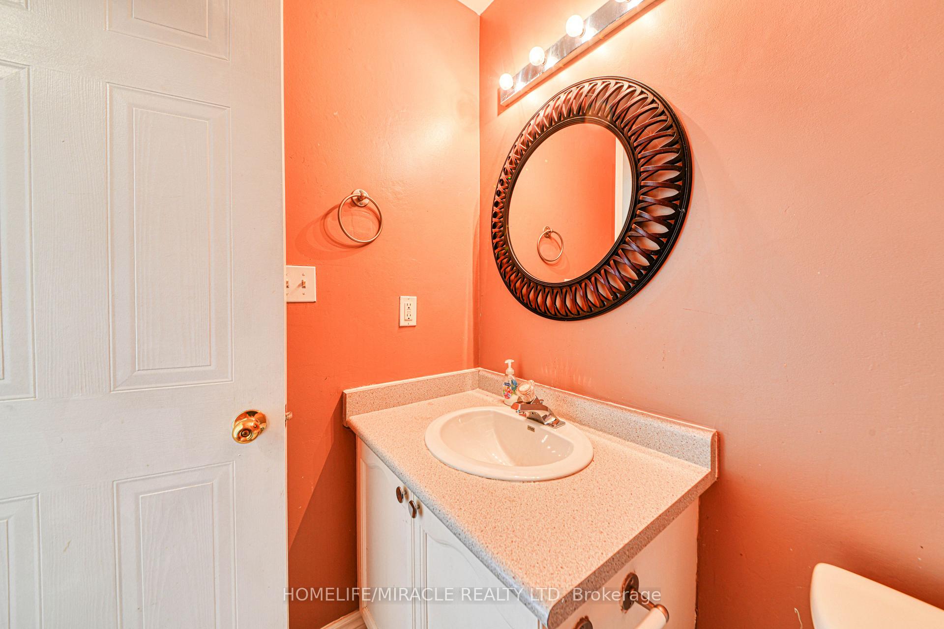 Photo 49 of 1564 Woodgate Trail, Oshawa, Samac — HOMEH