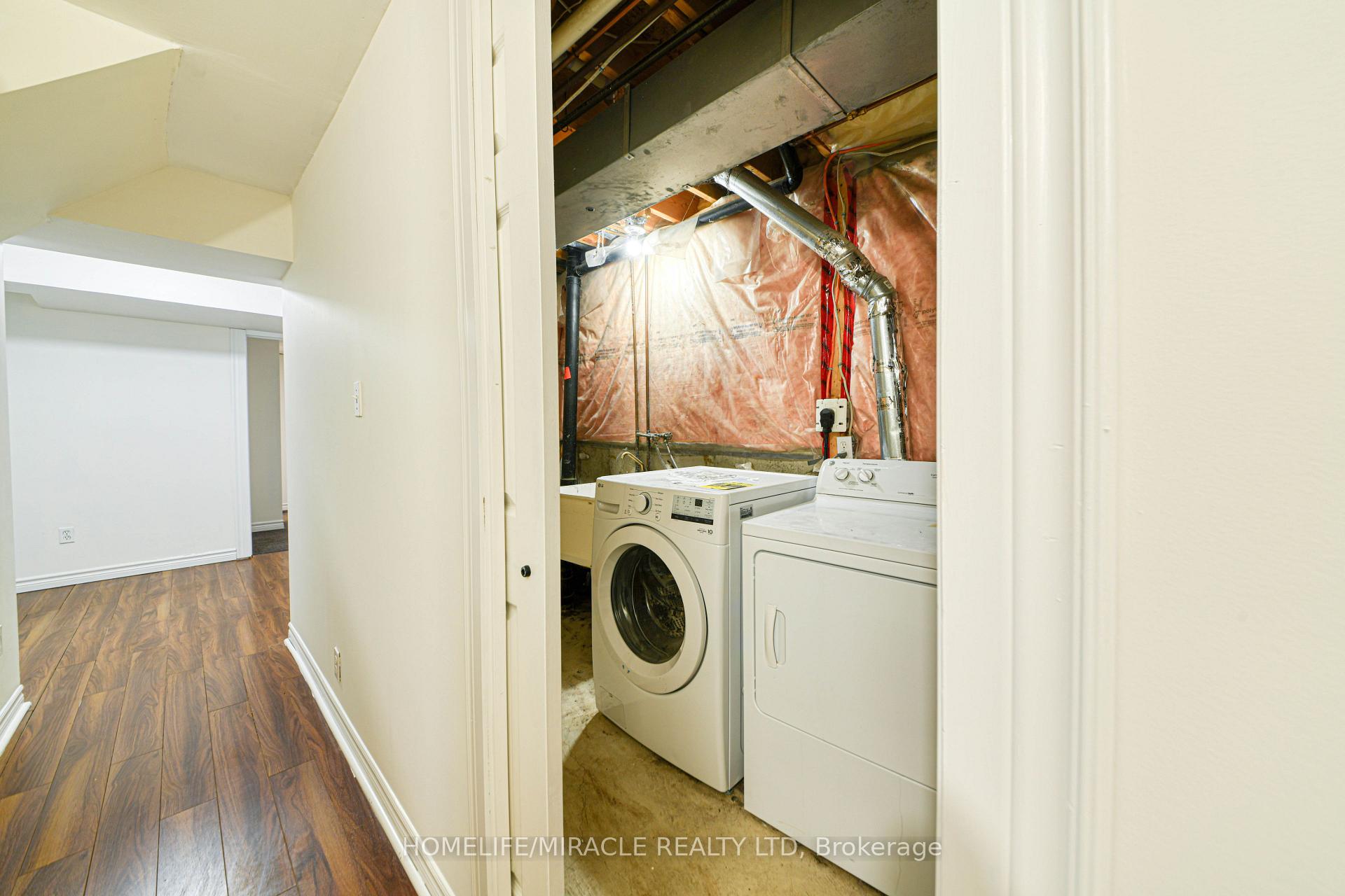 Photo 53 of 1564 Woodgate Trail, Oshawa, Samac — HOMEH
