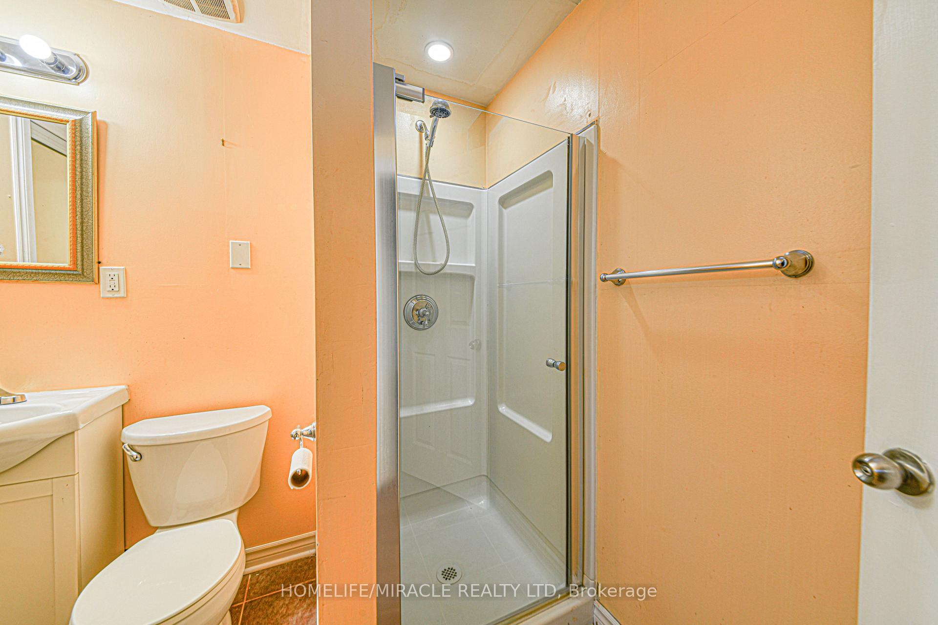 Photo 55 of 1564 Woodgate Trail, Oshawa, Samac — HOMEH