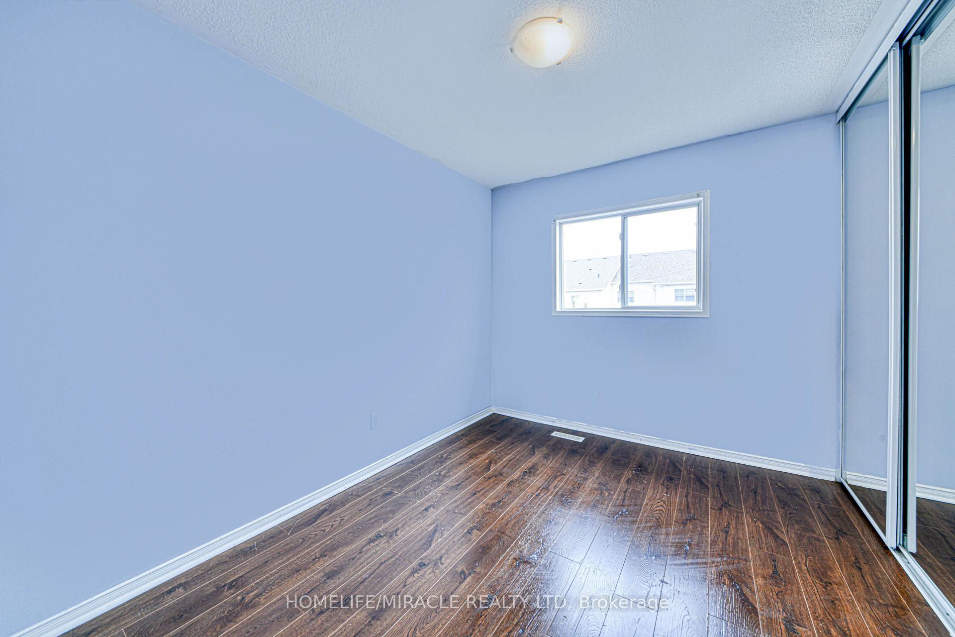 Photo 58 of 1564 Woodgate Trail, Oshawa, Samac — HOMEH