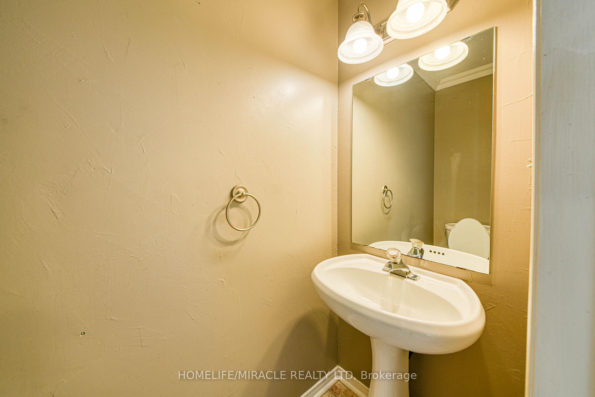 Photo 68 of 1564 Woodgate Trail, Oshawa, Samac — HOMEH
