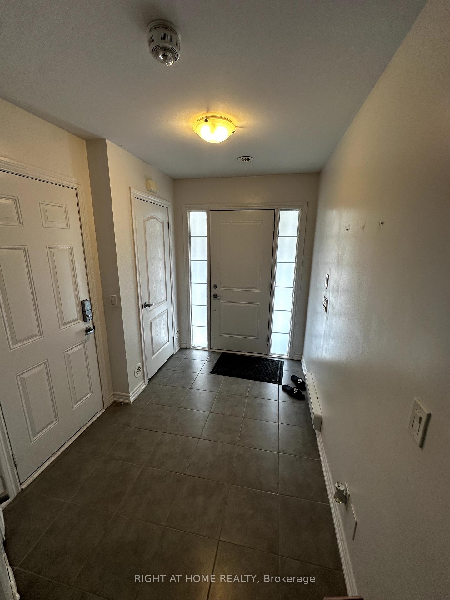 Photo 5 of 27 Nearco Crescent, Oshawa, Windfields — HOMEH