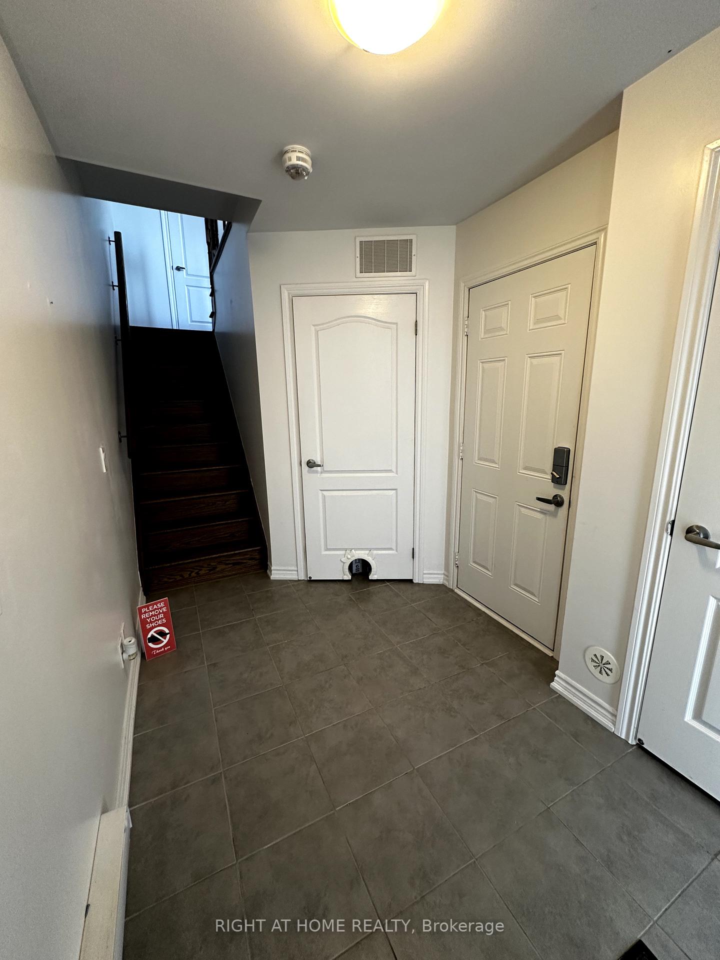 Photo 6 of 27 Nearco Crescent, Oshawa, Windfields — HOMEH