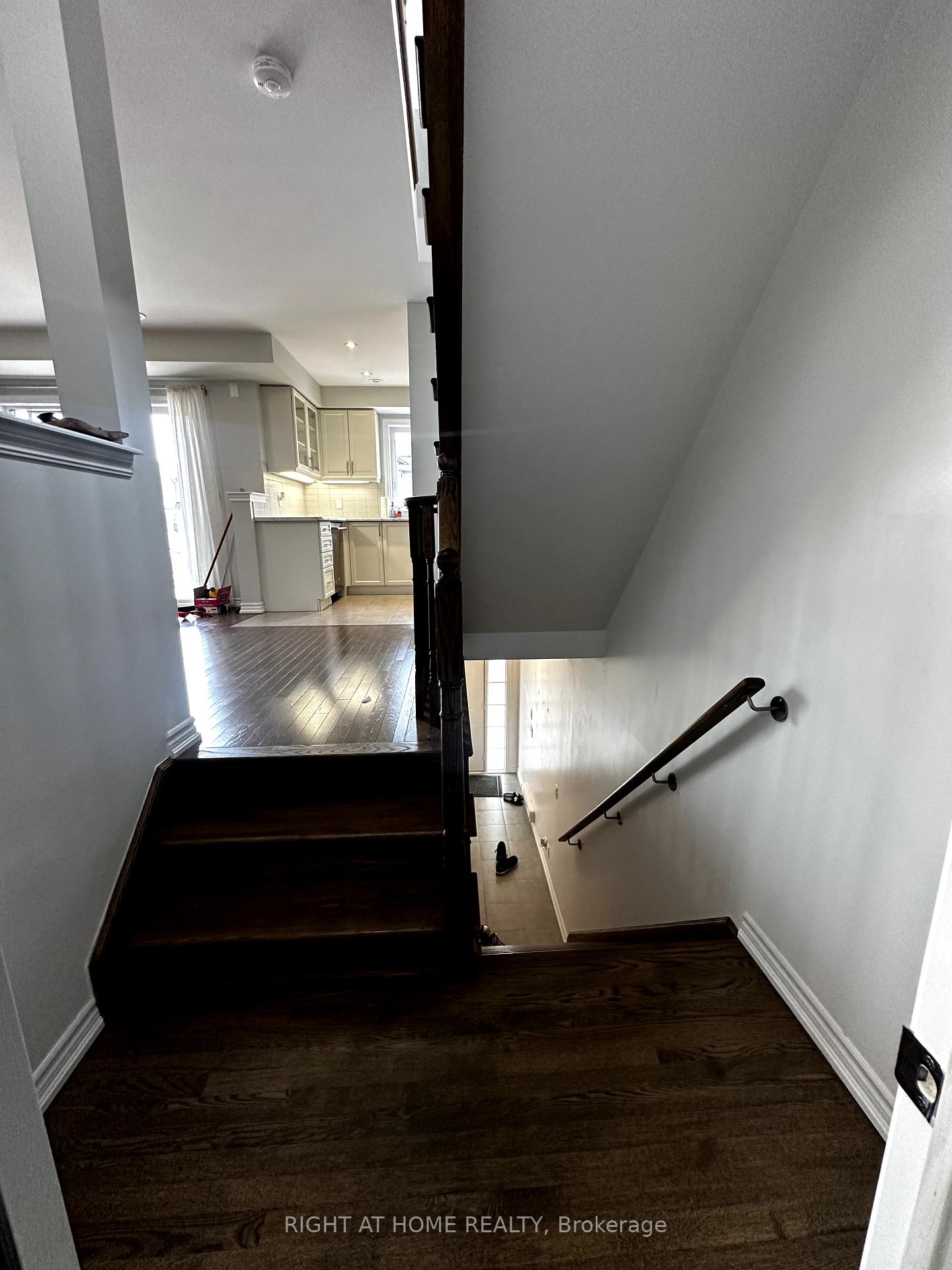 Photo 7 of 27 Nearco Crescent, Oshawa, Windfields — HOMEH